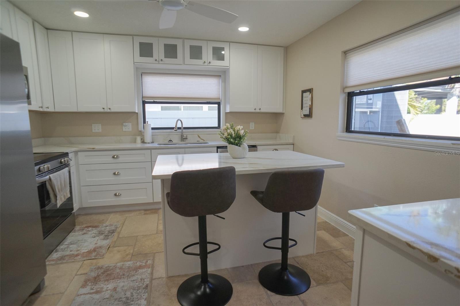 929 LANTANA AVE — photo 28