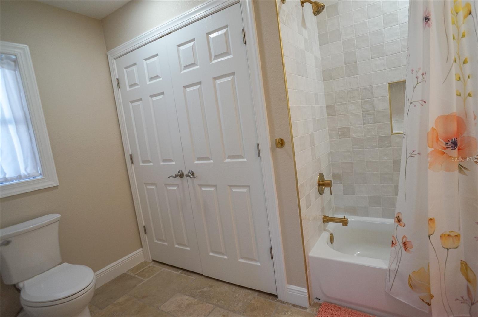 929 LANTANA AVE — photo 14