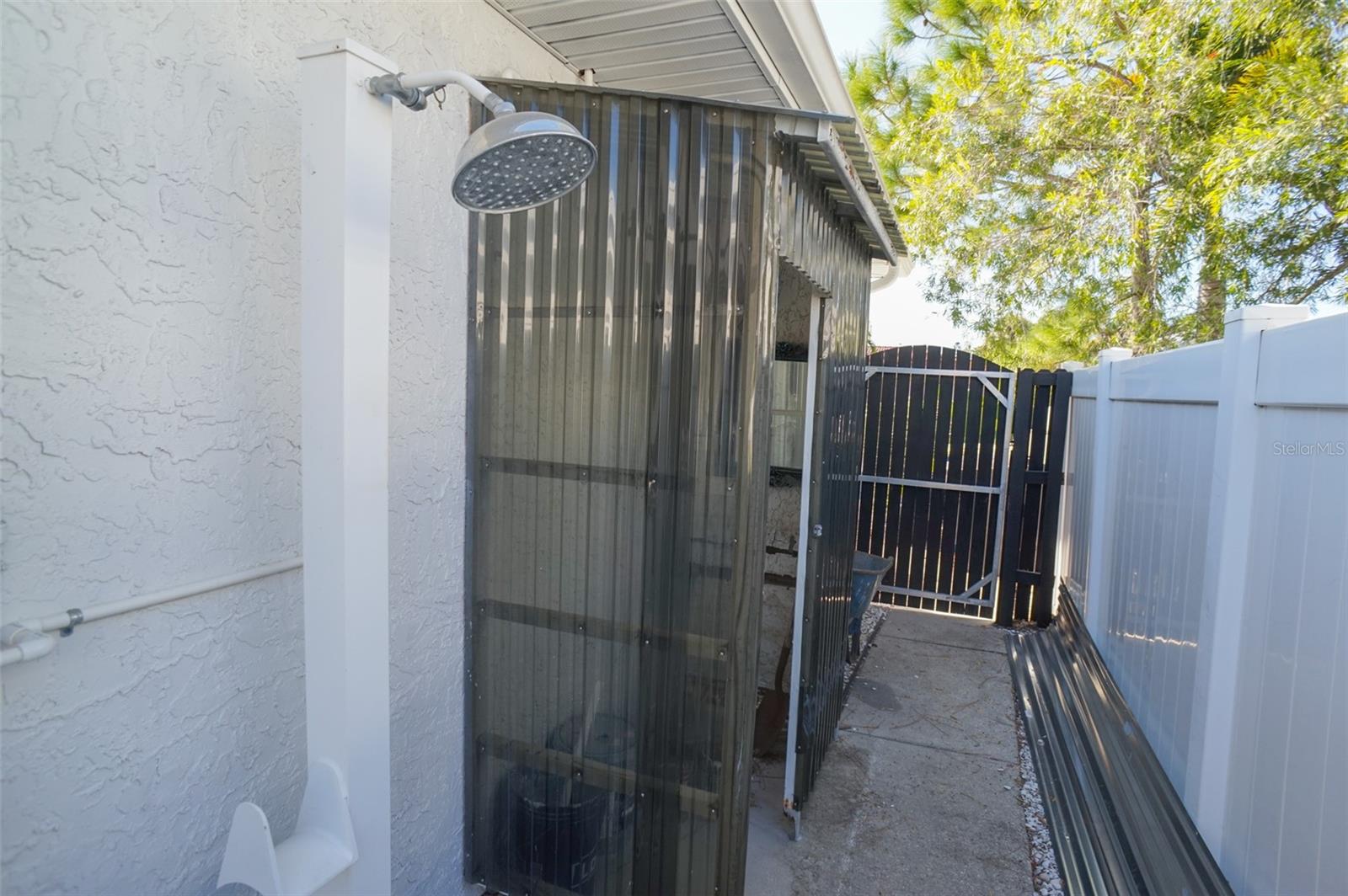 929 LANTANA AVE — photo 35