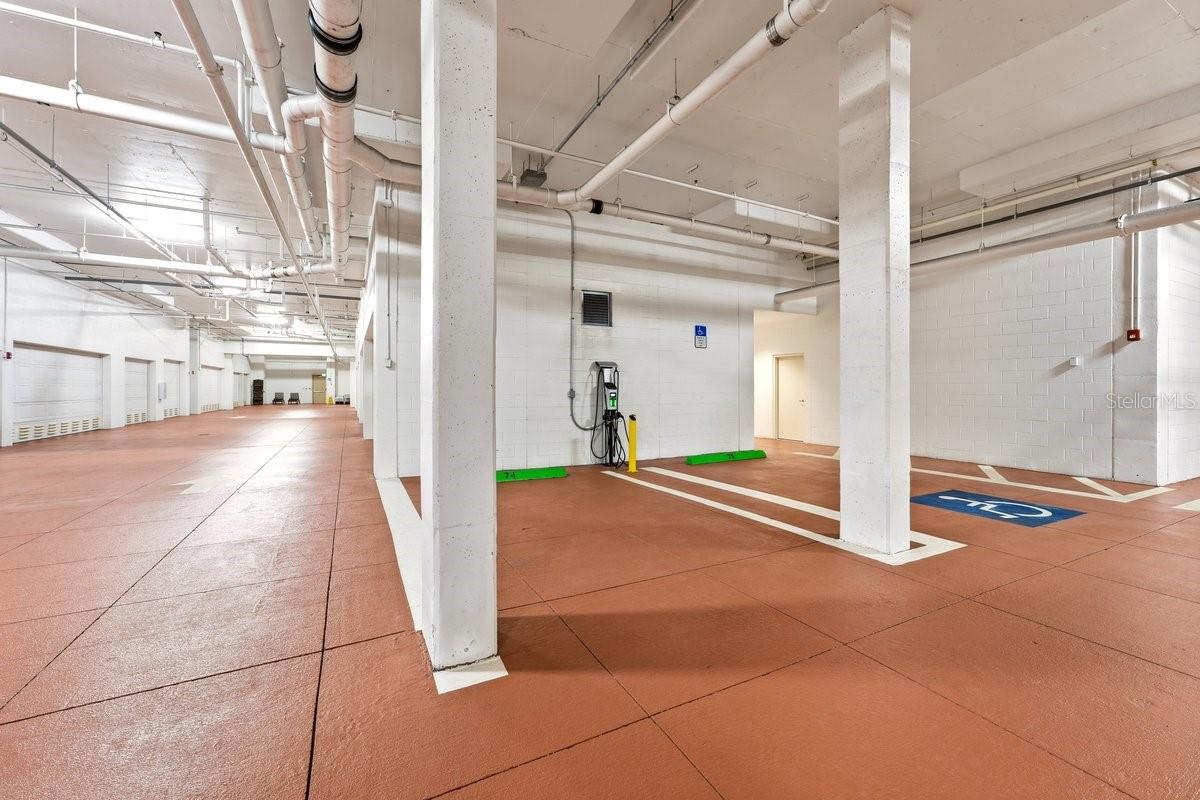 2052 BENJAMIN FRANKLIN DR #D702 — photo 33