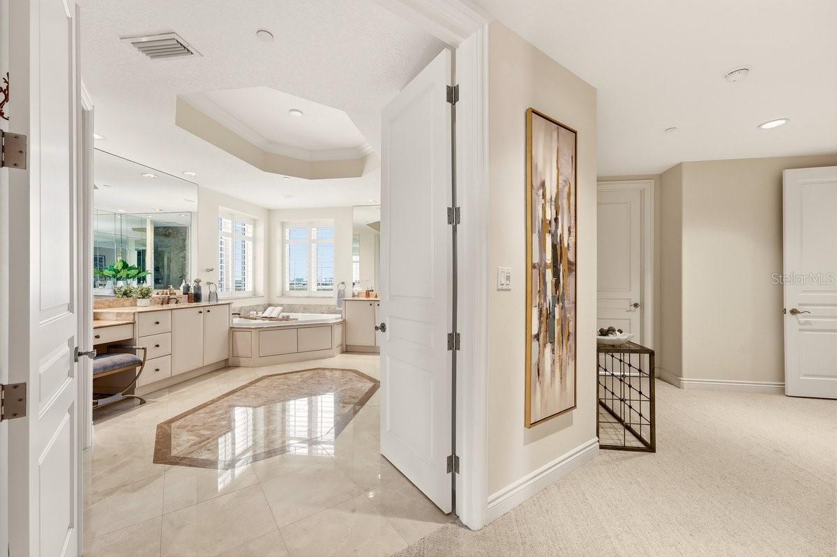 2052 BENJAMIN FRANKLIN DR #D702 — photo 21