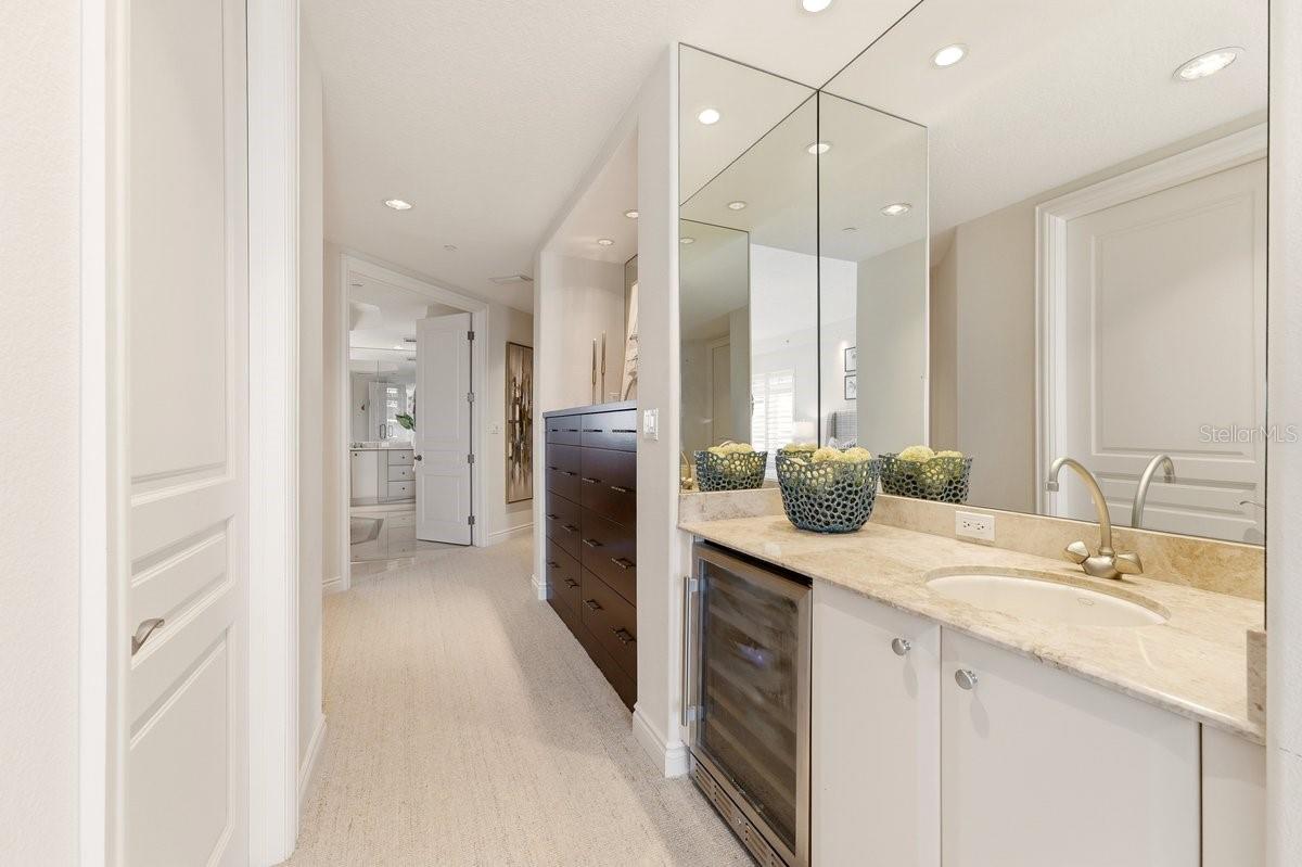 2052 BENJAMIN FRANKLIN DR #D702 — photo 20