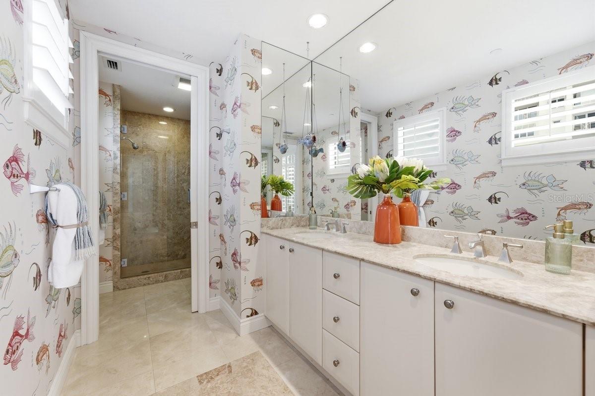2052 BENJAMIN FRANKLIN DR #D702 — photo 25
