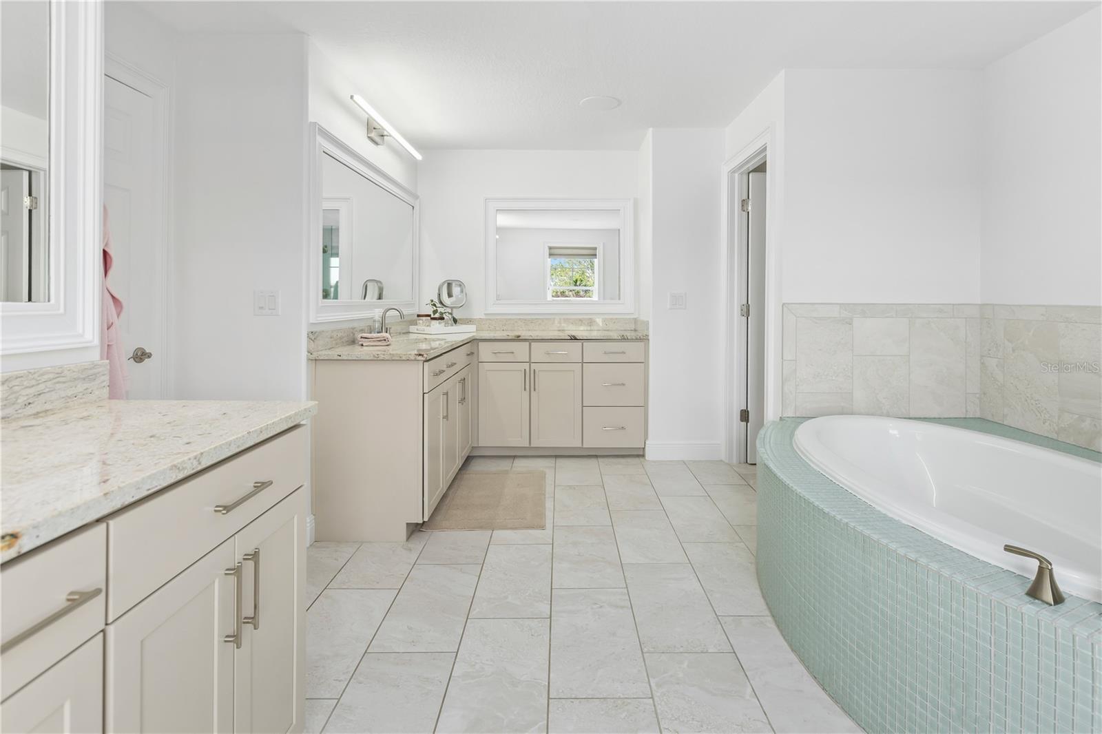 8008 MIDNIGHT PASS RD — photo 27