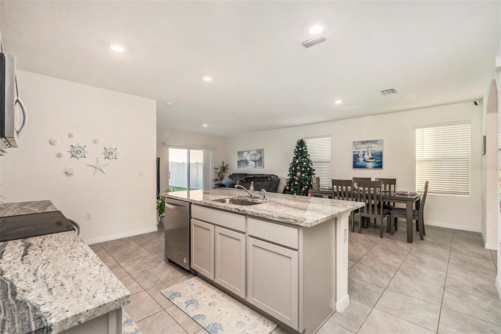 9319 FORGE BREEZE LOOP — photo 15