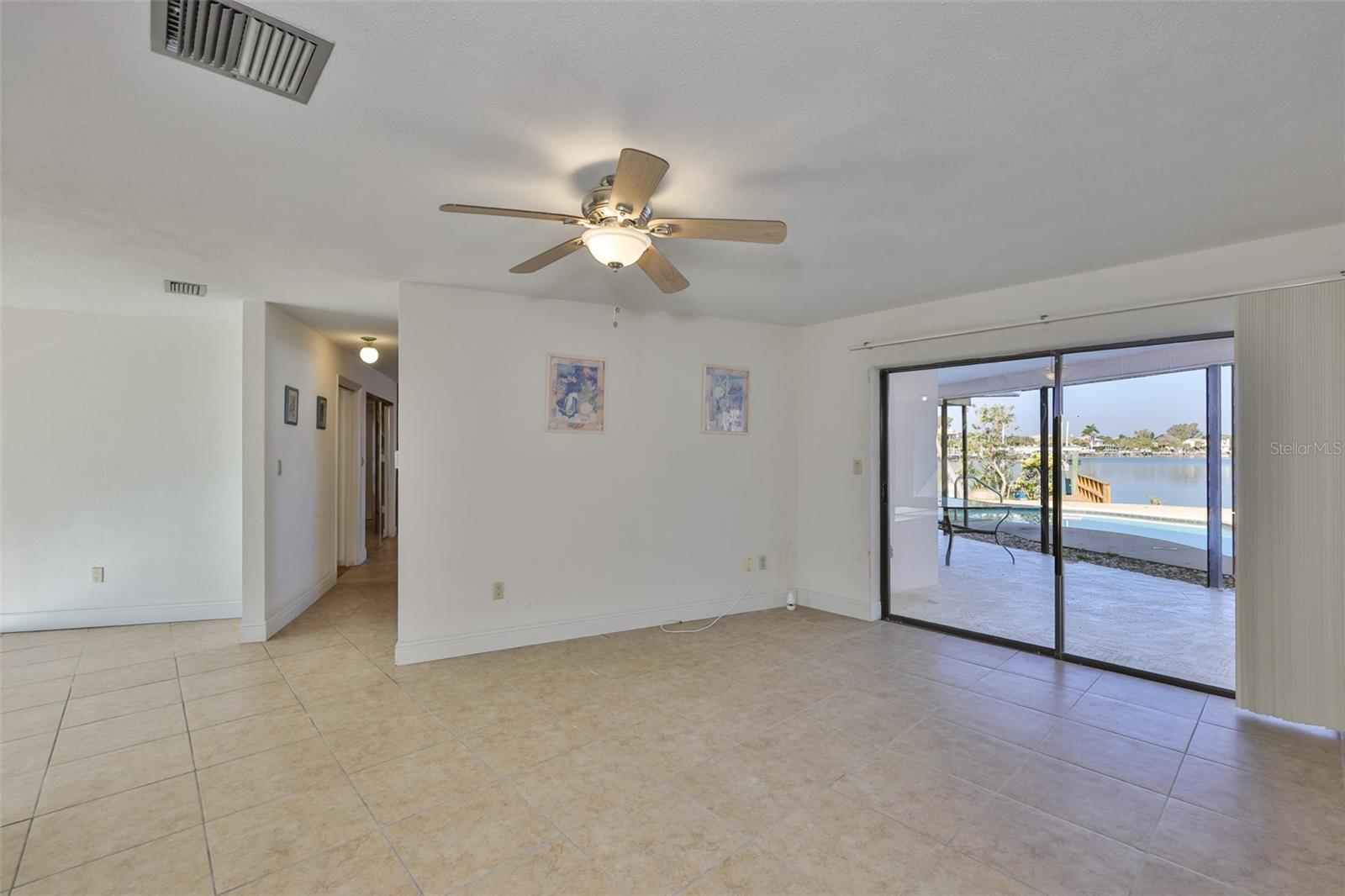 410 HARBOR DR N — photo 17