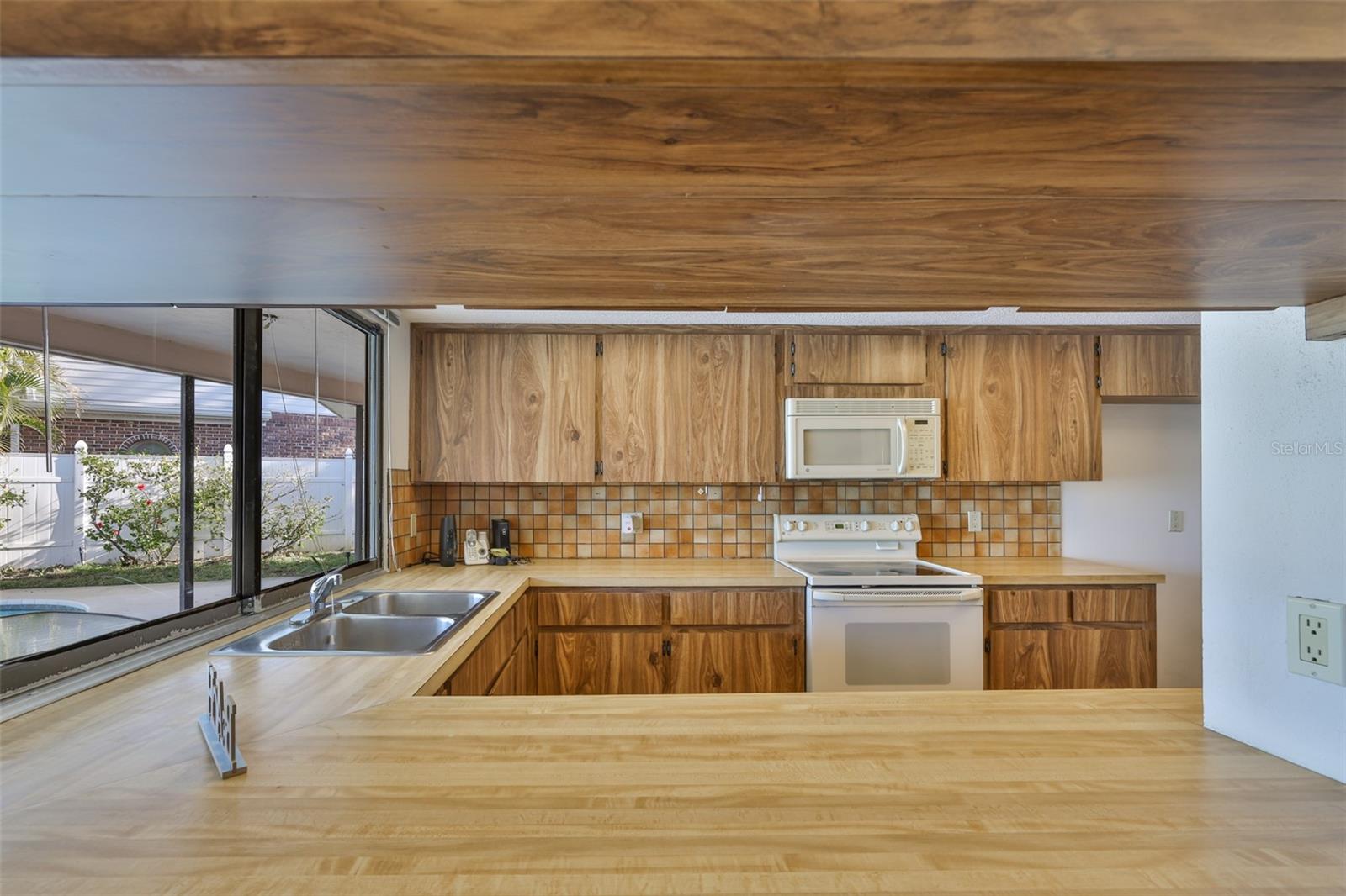 410 HARBOR DR N — photo 34