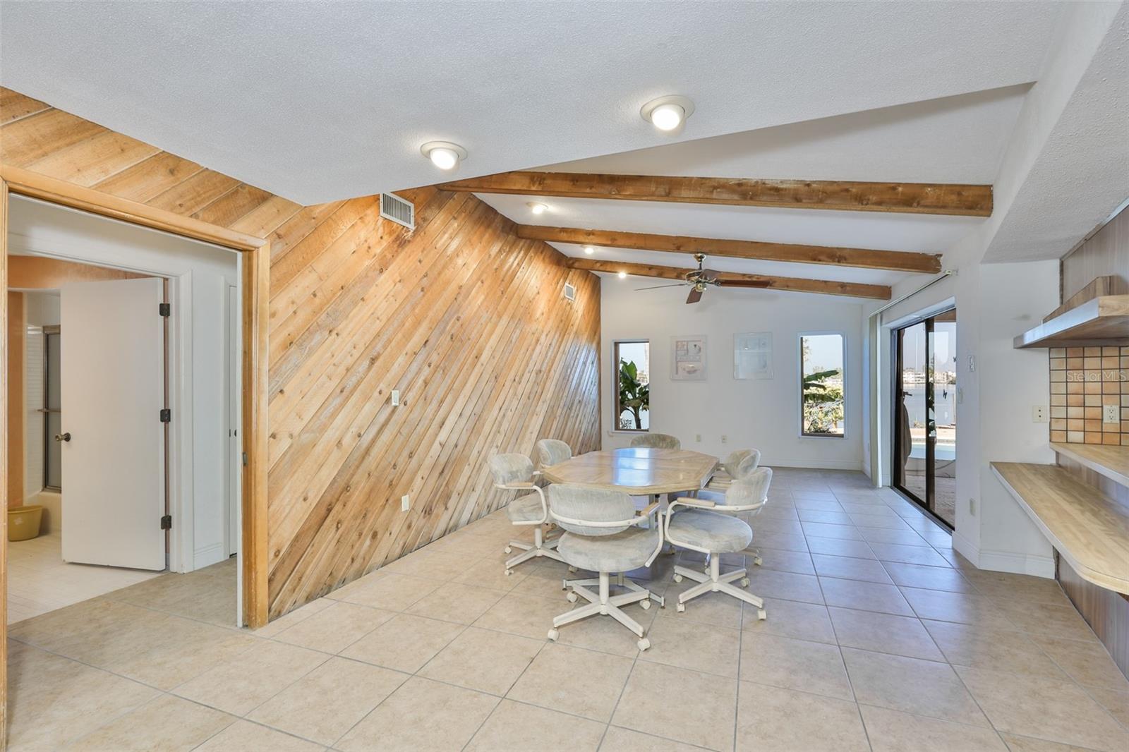 410 HARBOR DR N — photo 30