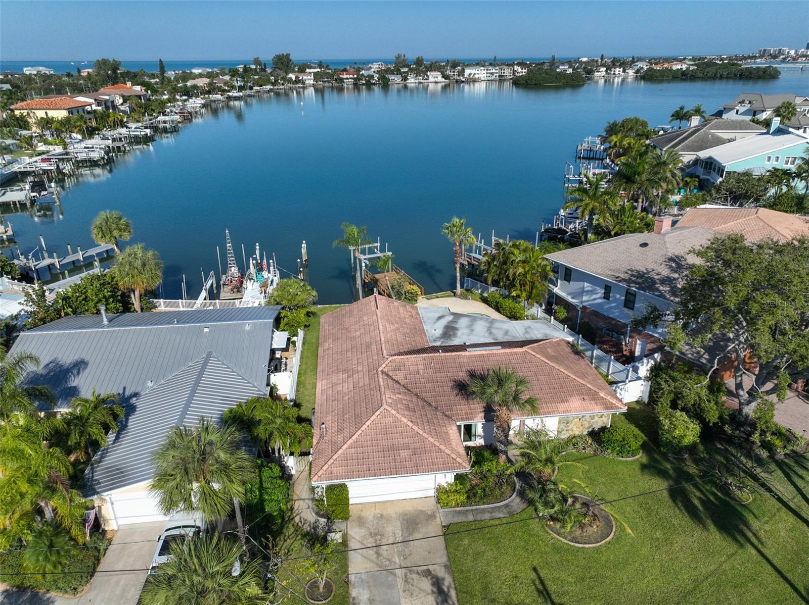 410 HARBOR DR N — photo 43