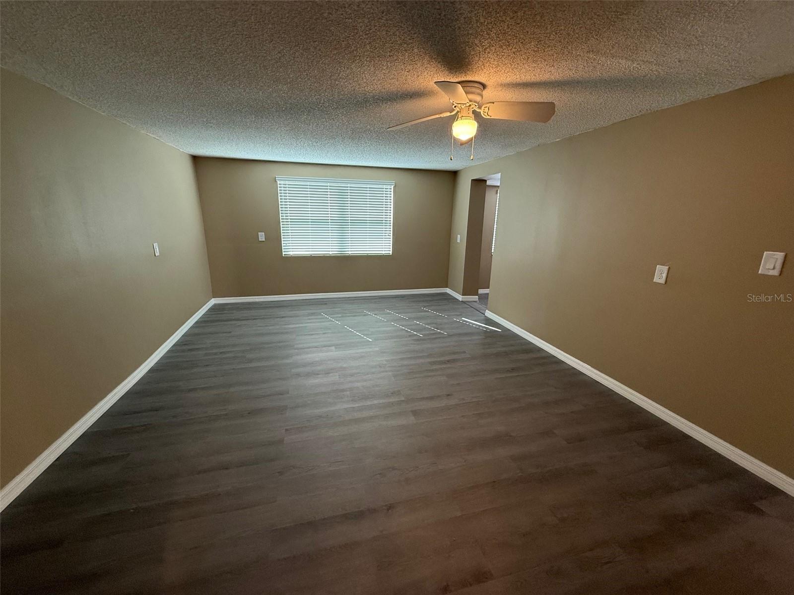 6104 SEABREEZE DR — photo 10