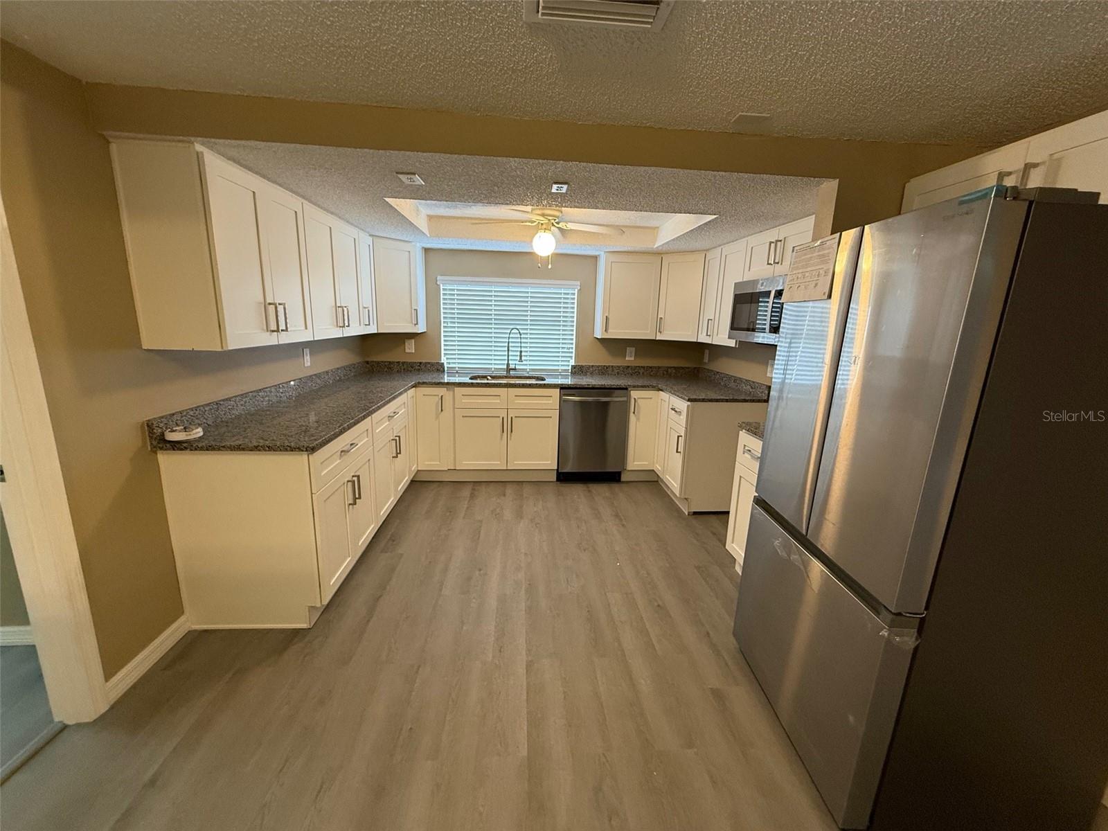 6104 SEABREEZE DR — photo 6