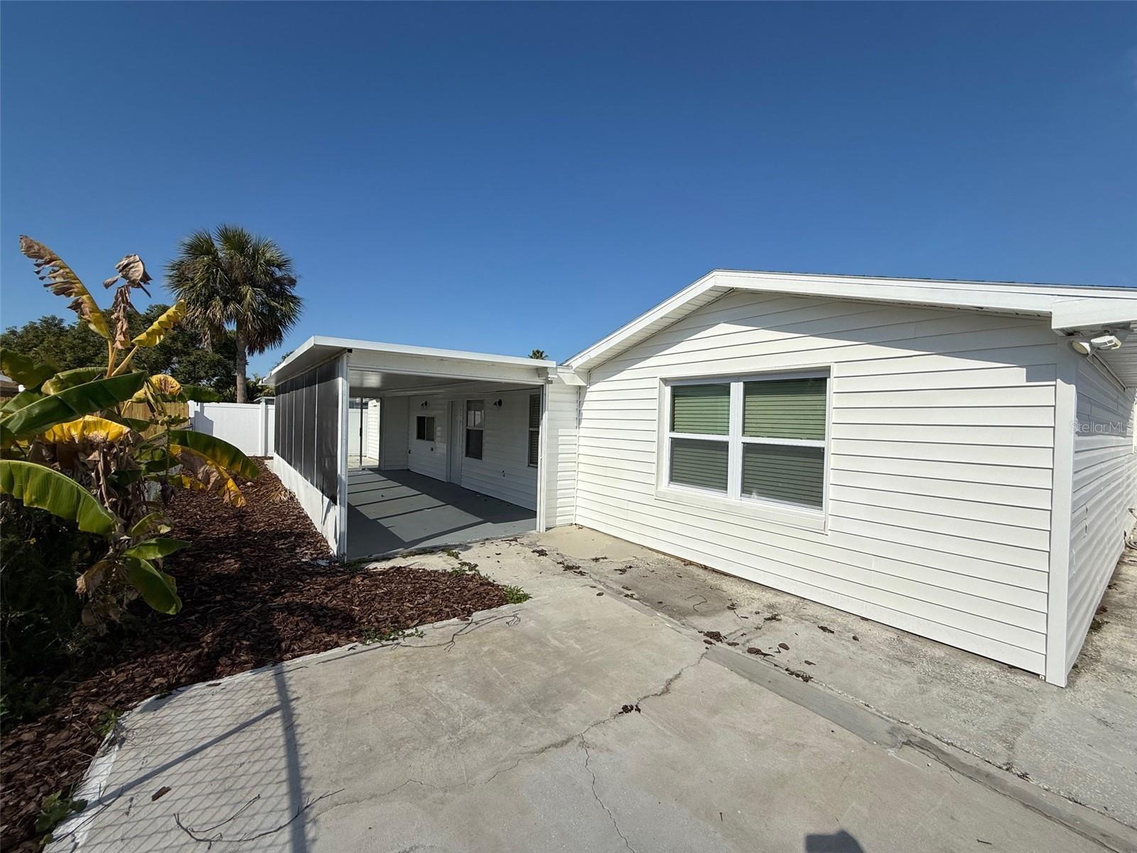 6104 SEABREEZE DR — photo 21