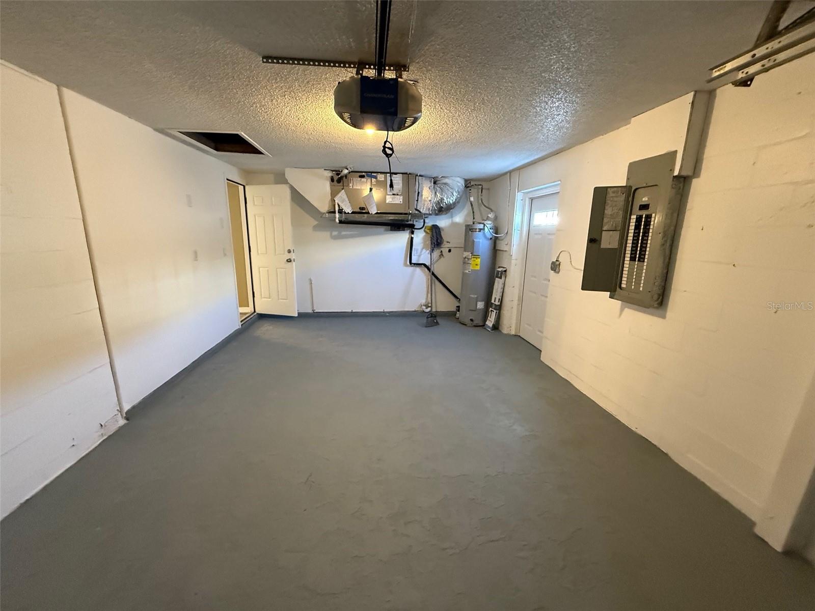 6104 SEABREEZE DR — photo 22