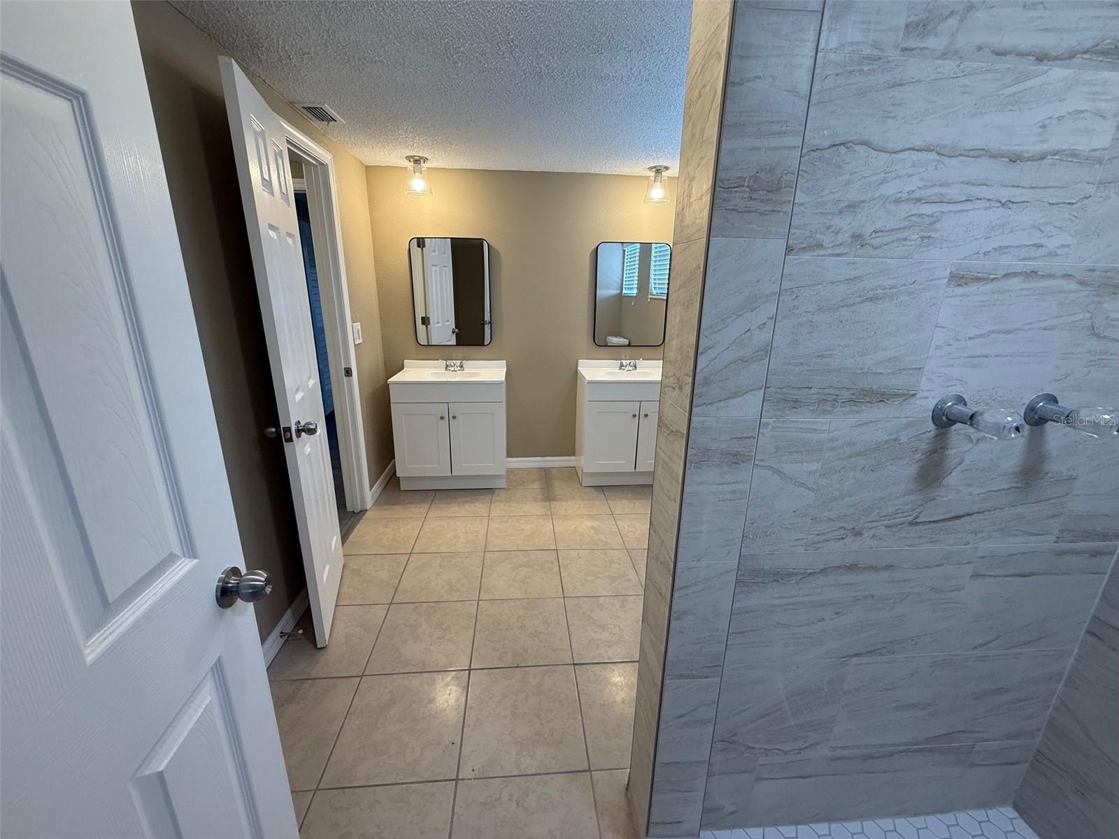 6104 SEABREEZE DR — photo 14