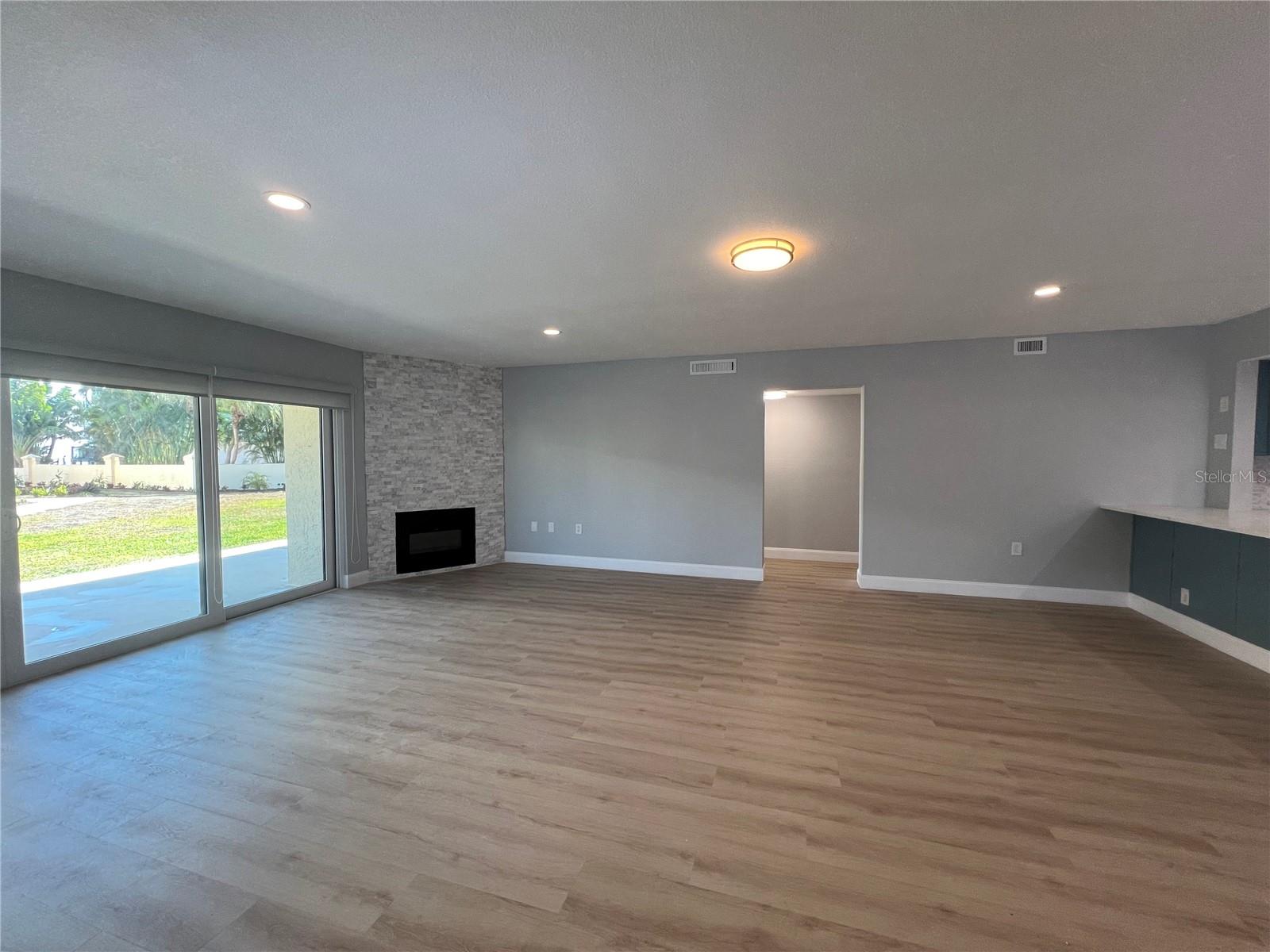 7550 SUNSHINE SKYWAY LN S #P11 — photo 14