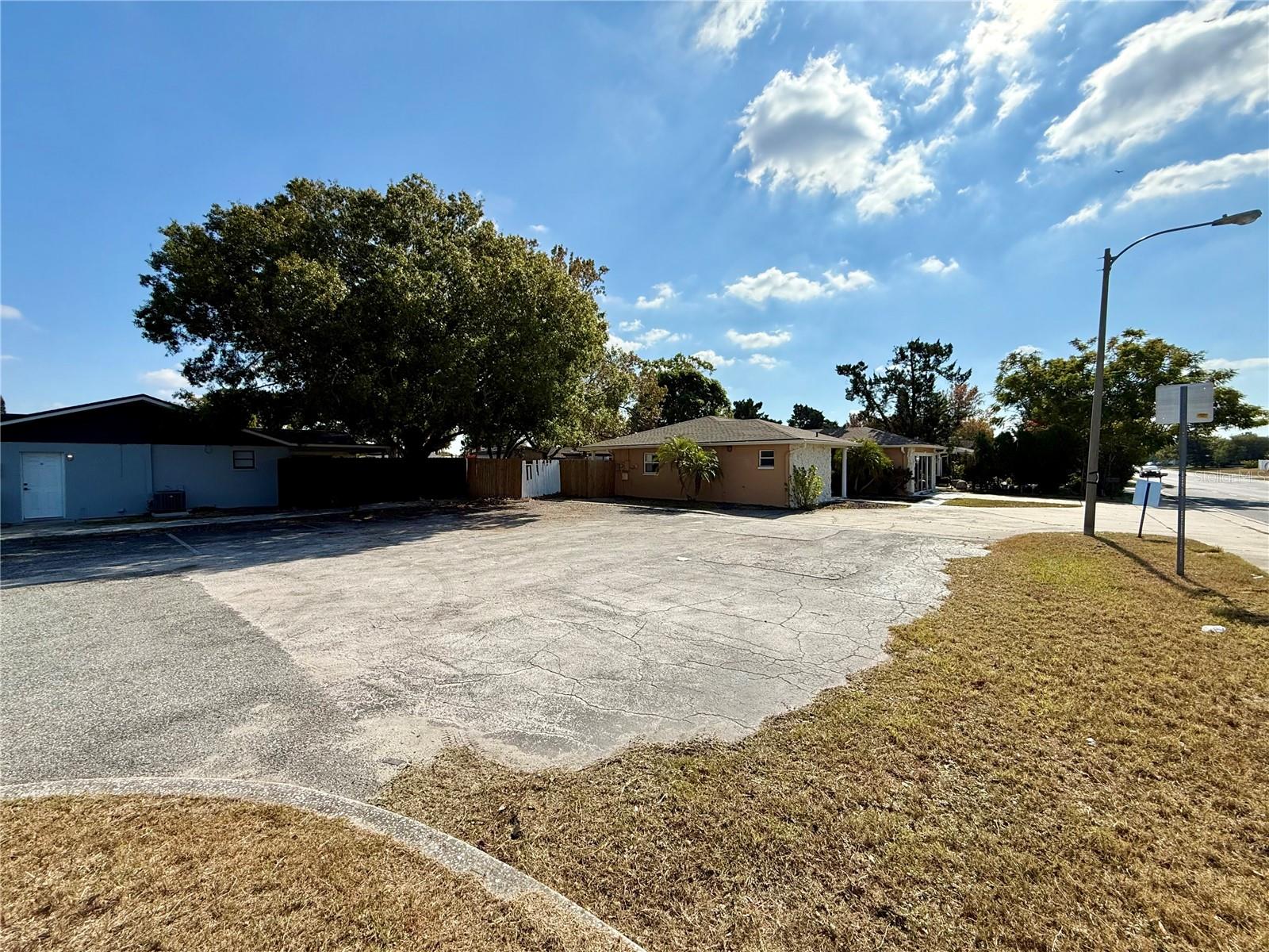 9330 REGENCY PARK BLVD — photo 5