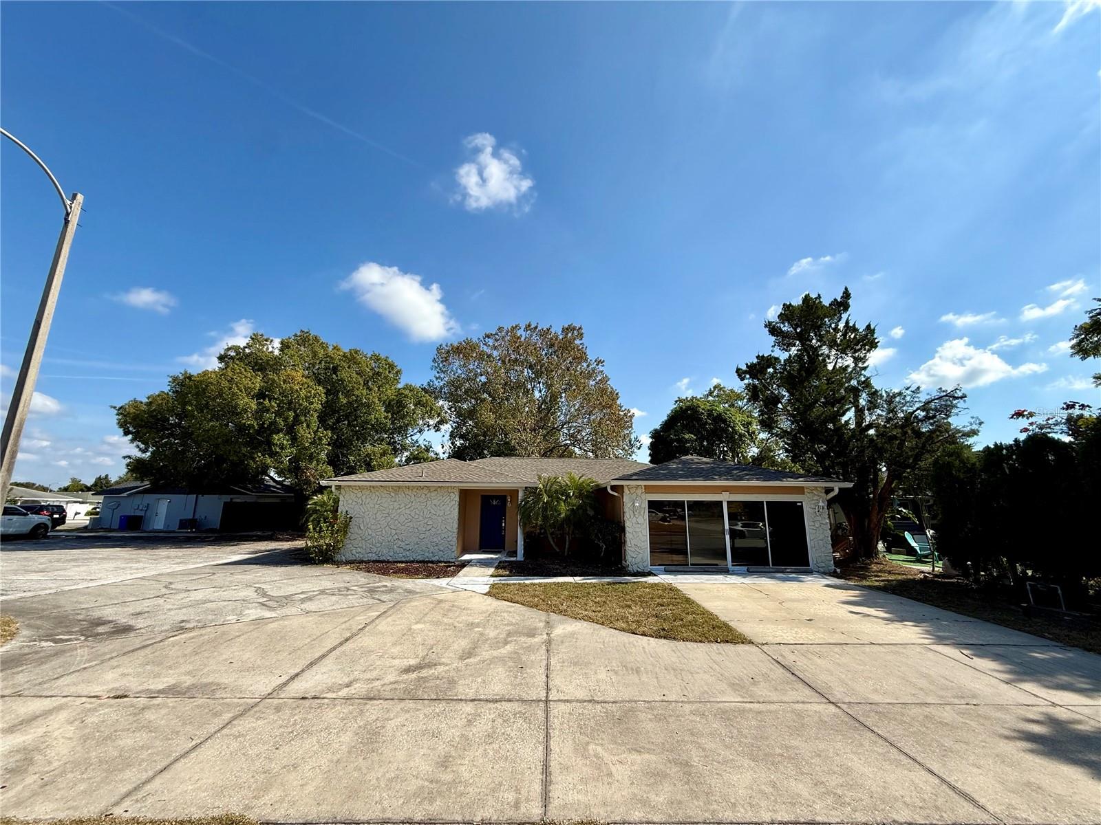 9330 REGENCY PARK BLVD — photo 2