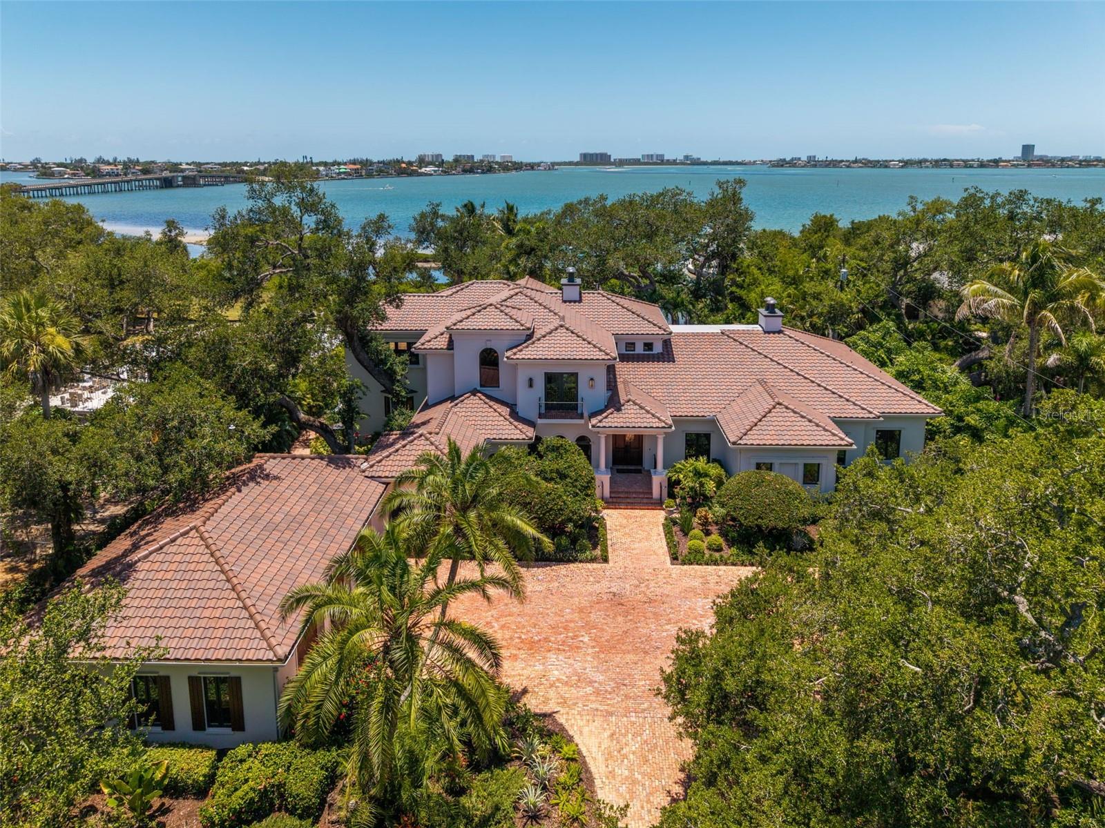 3000 SOUTHWEST DR — photo 2