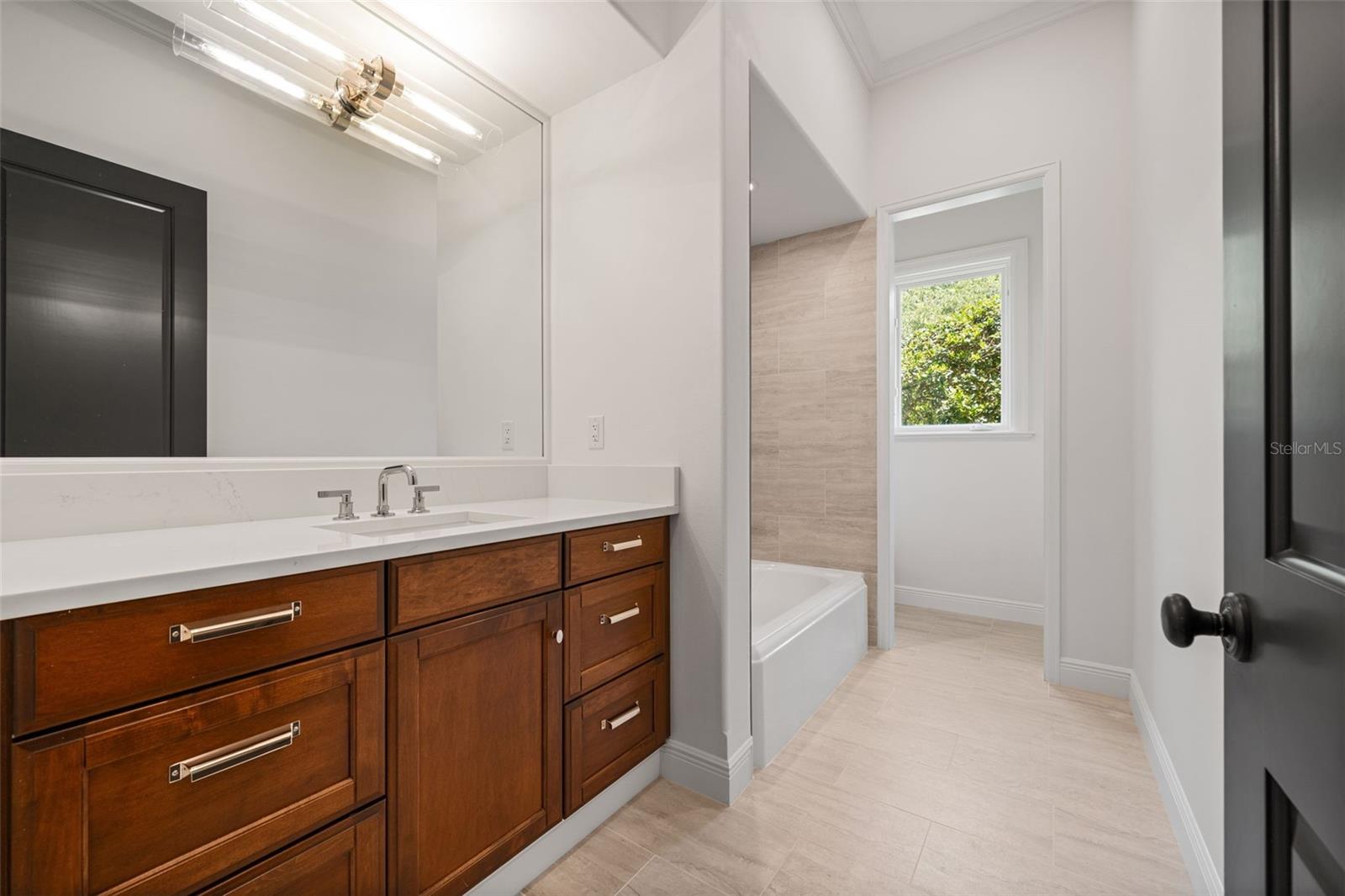 3000 SOUTHWEST DR — photo 37