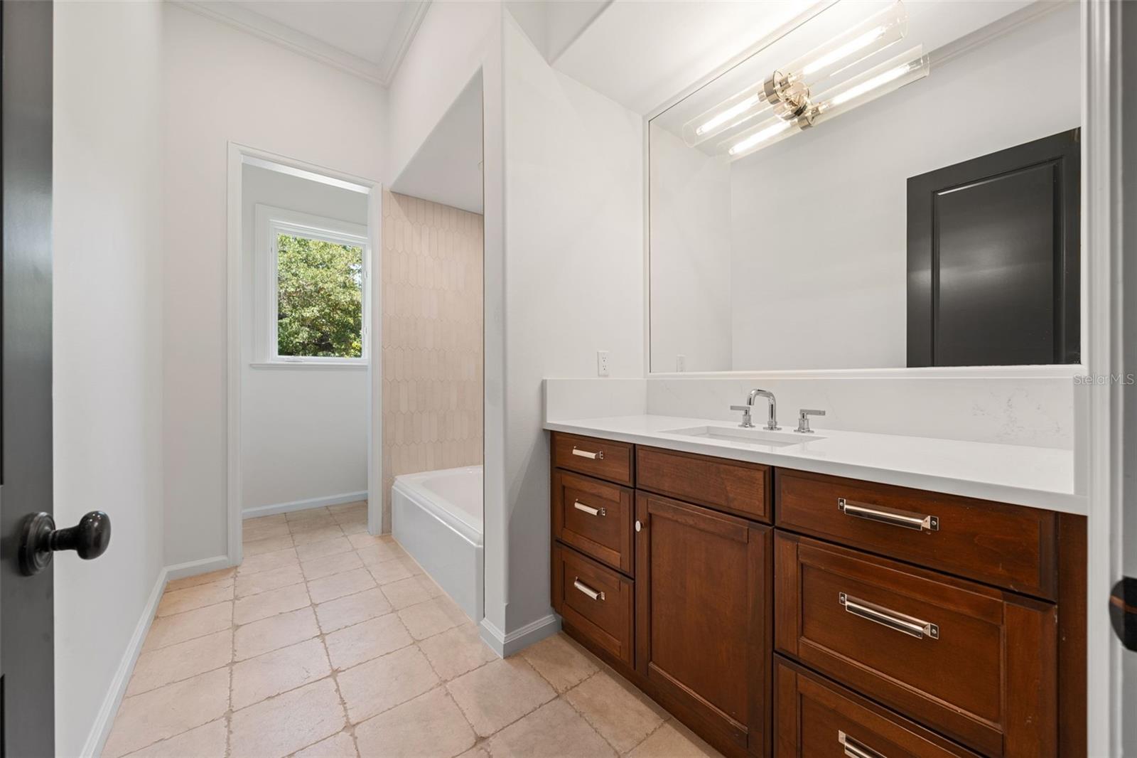 3000 SOUTHWEST DR — photo 35