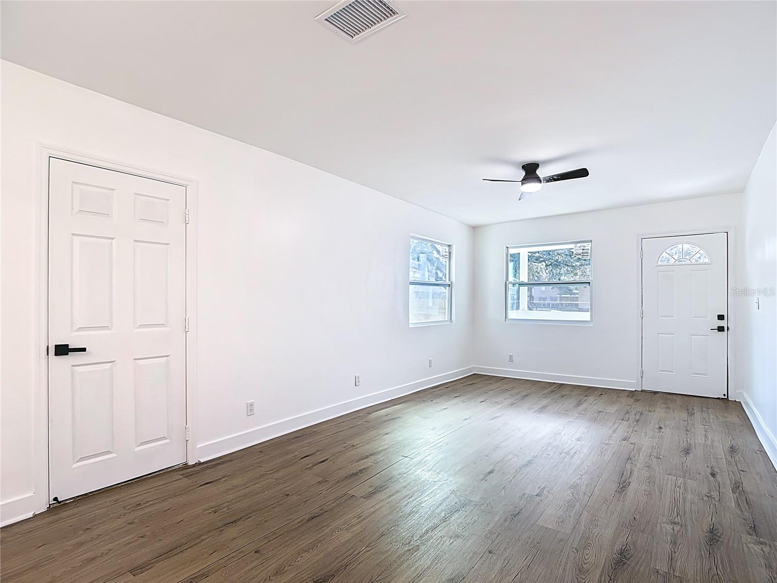 402 E VIRGINIA AVE — photo 6
