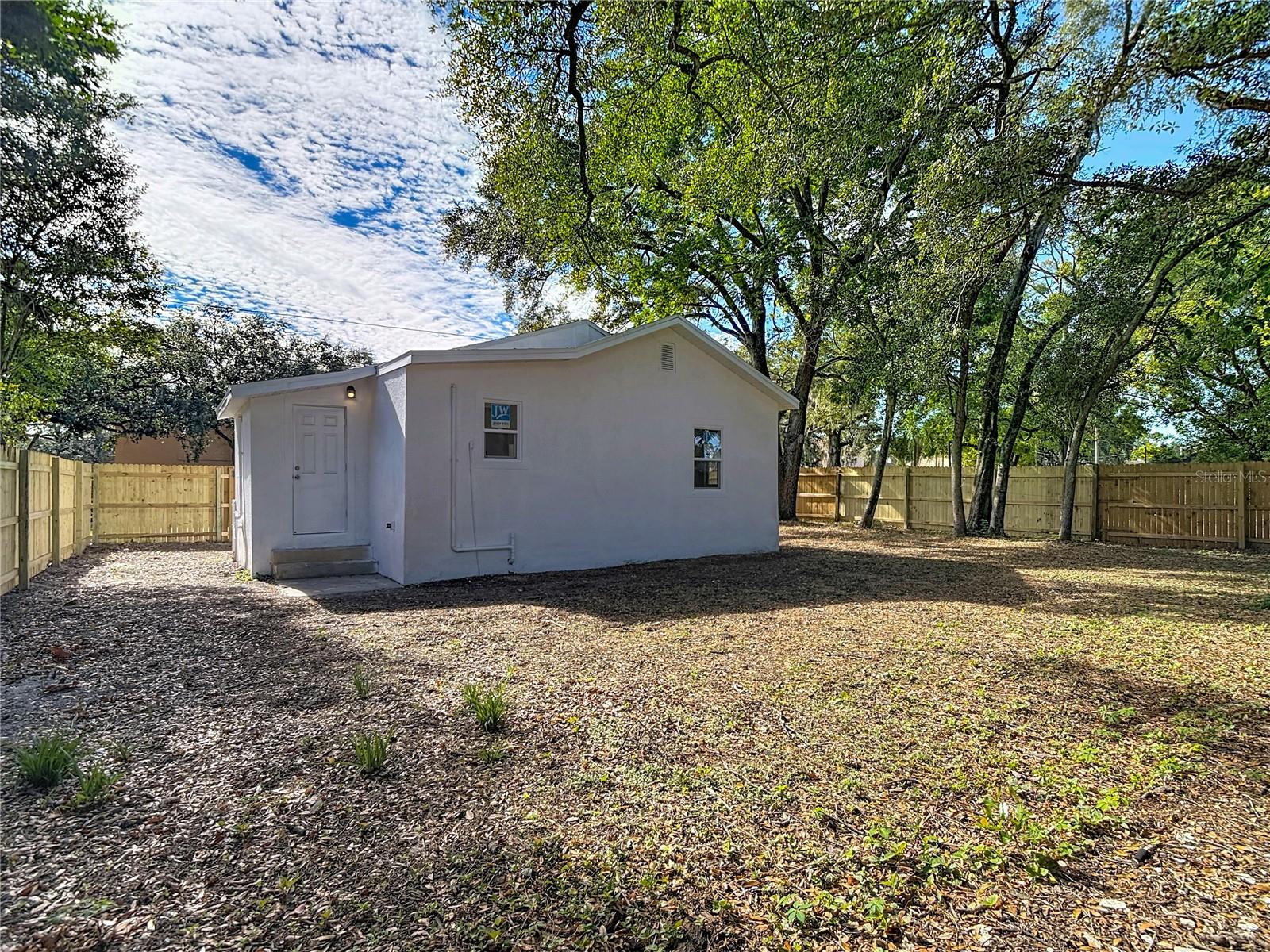 402 E VIRGINIA AVE — photo 31