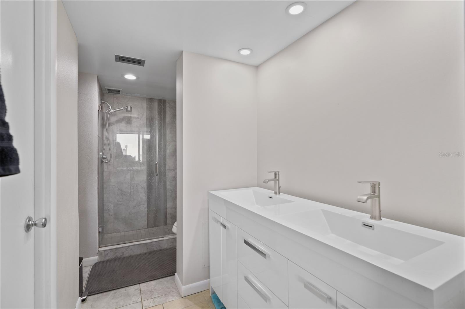 2621 COVE CAY DR #804 — photo 11