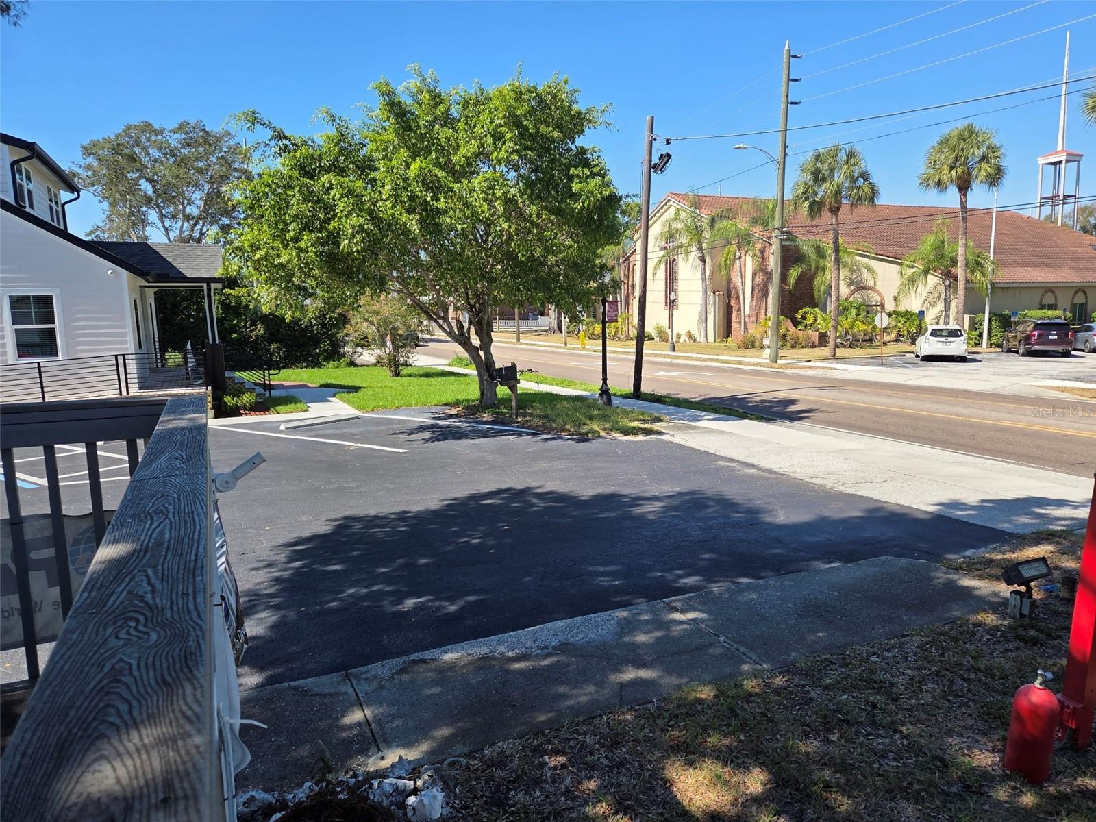 528 E TARPON AVE — photo 5