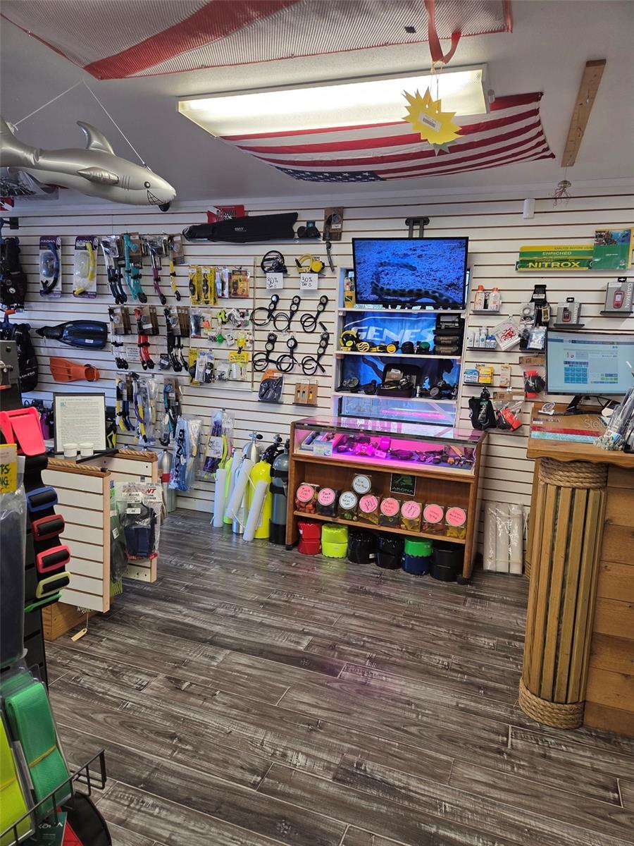 528 E TARPON AVE — photo 12