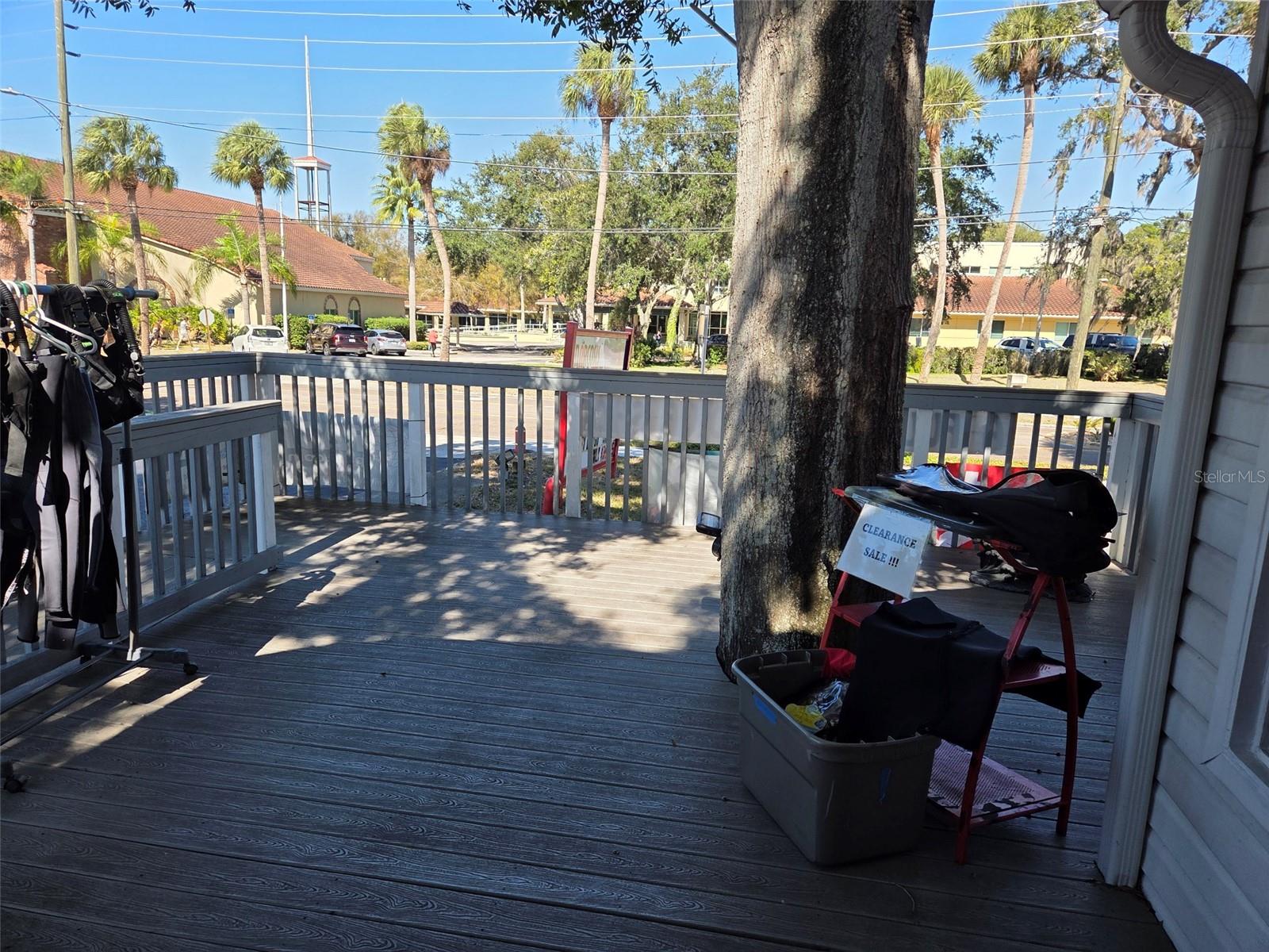 528 E TARPON AVE — photo 8