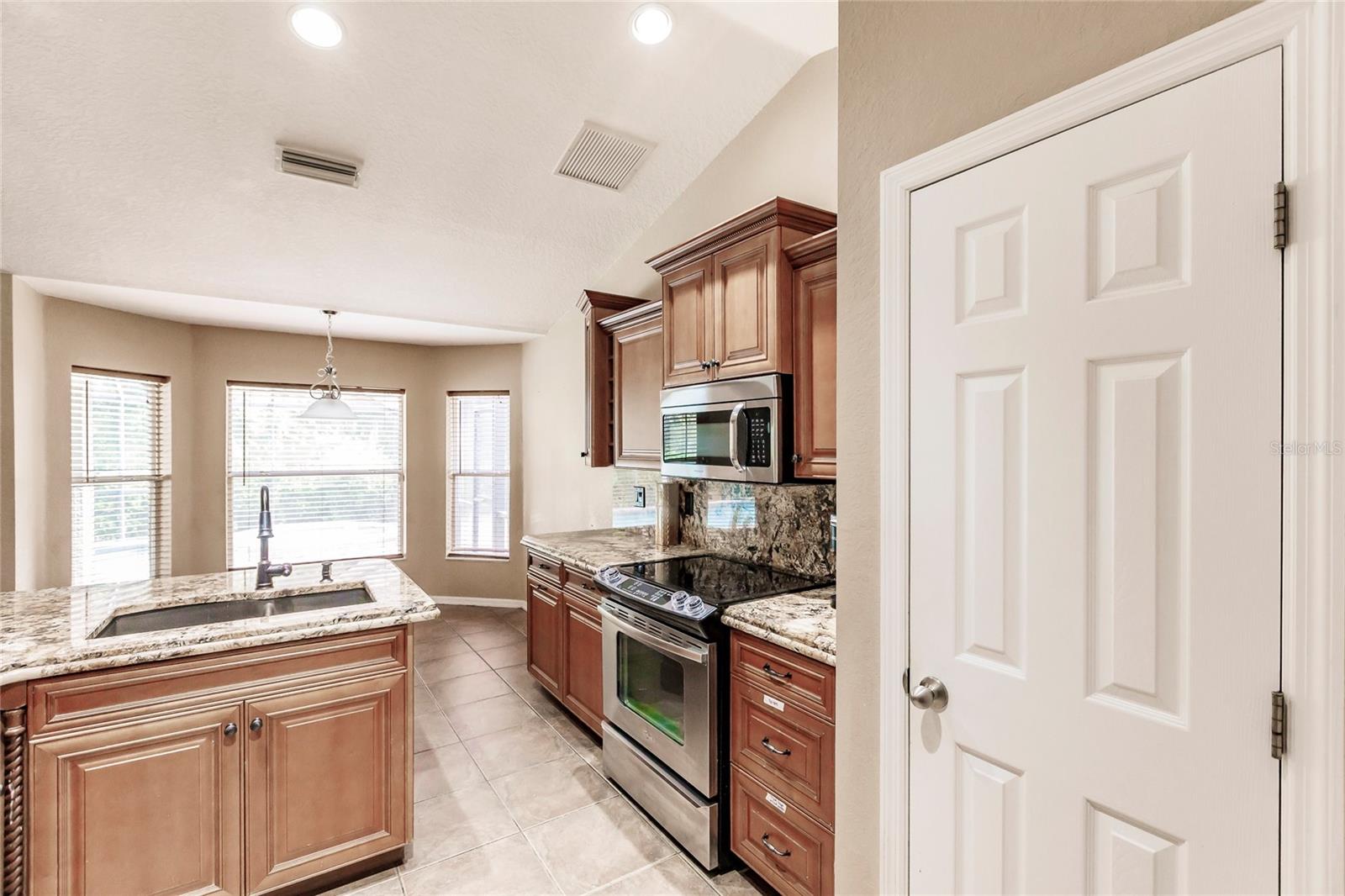 4238 GOLFAIR LN — photo 17