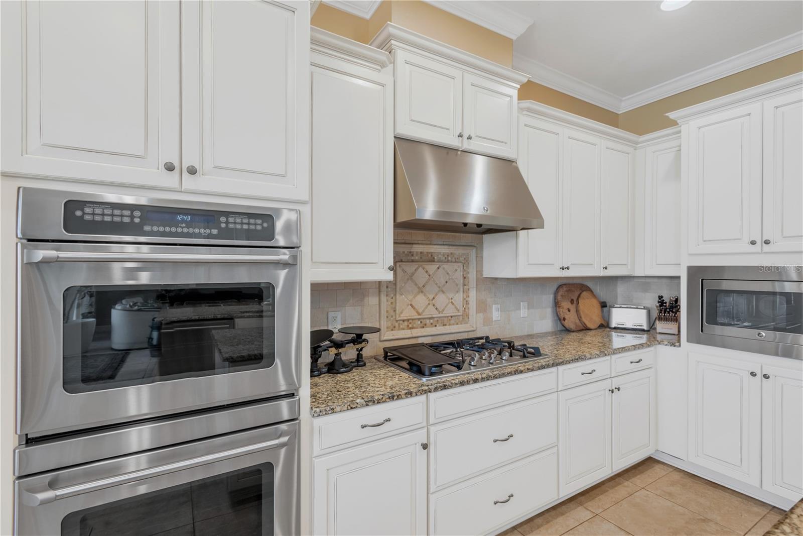 9127 TILLINGHAST DR — photo 10