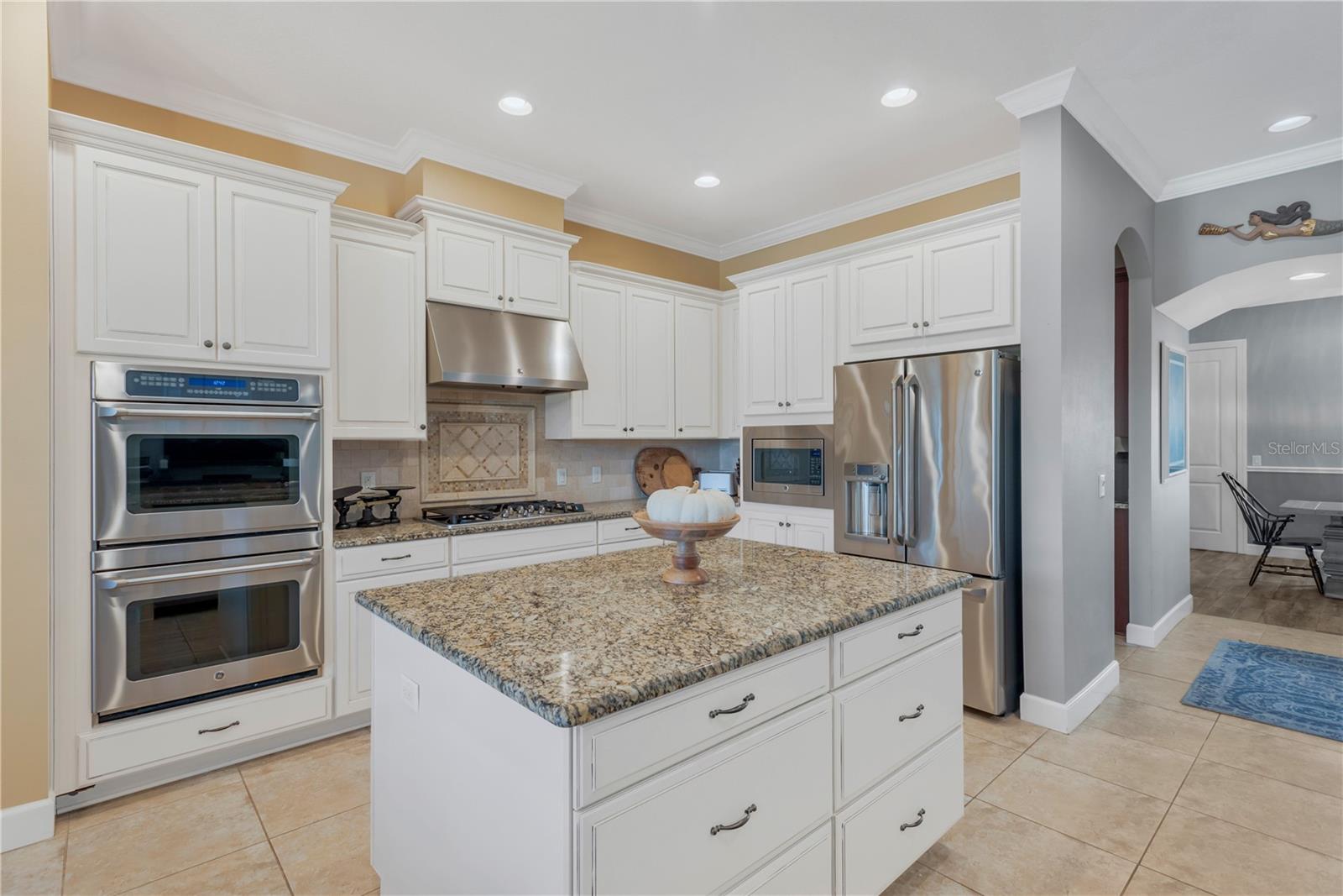 9127 TILLINGHAST DR — photo 11