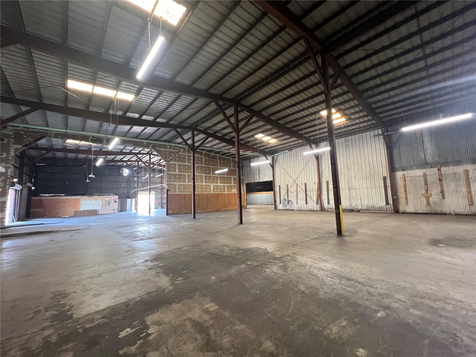 5705 E HANNA AVE — photo 12