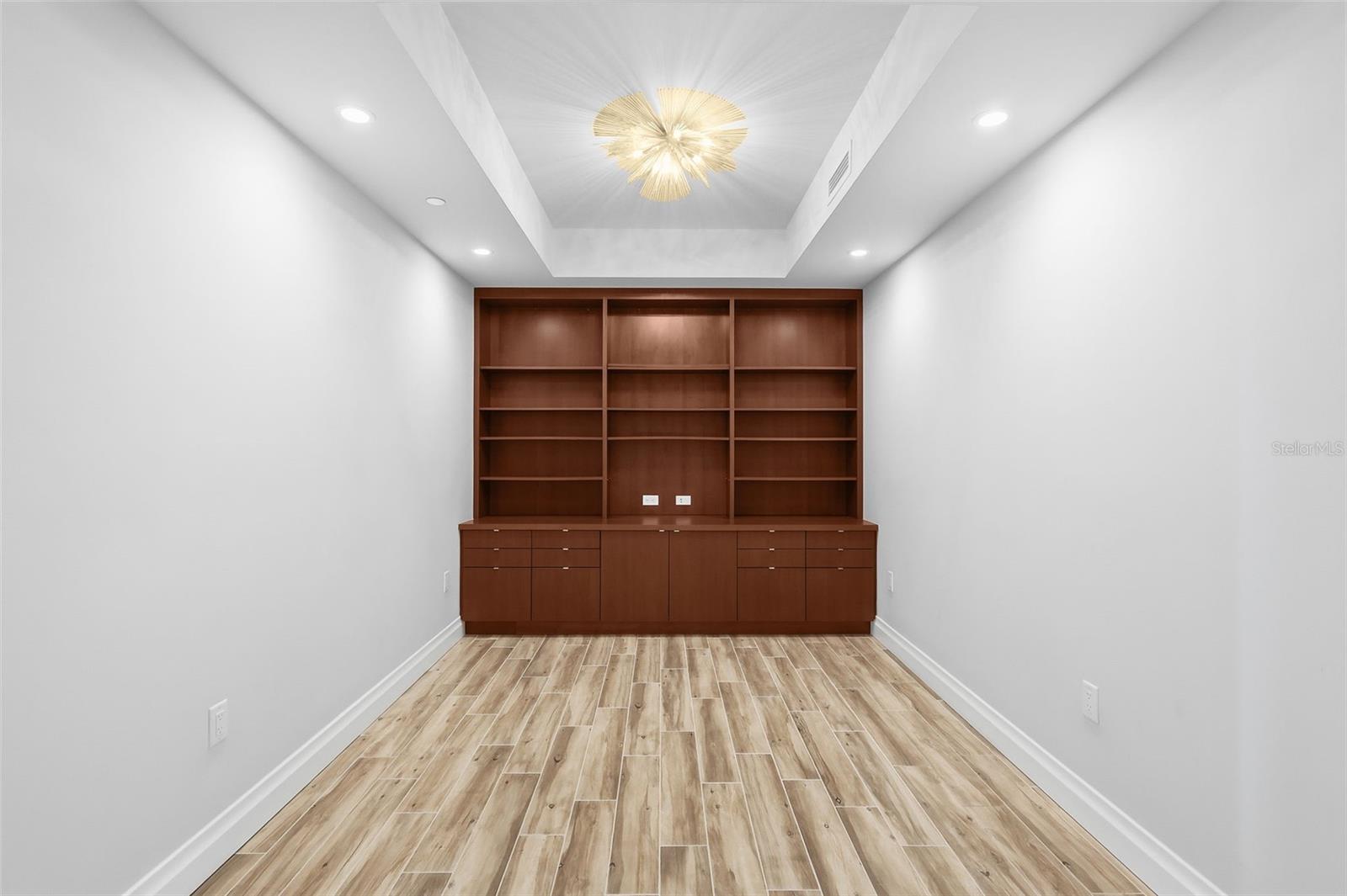 800 COLLANY RD #302 — photo 24