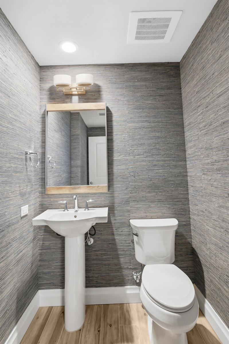 800 COLLANY RD #302 — photo 33
