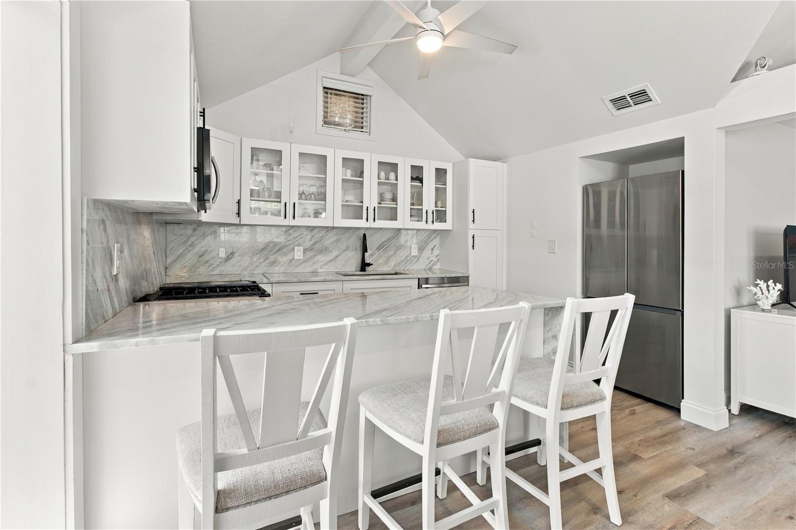 701 BROADWAY ST — photo 11