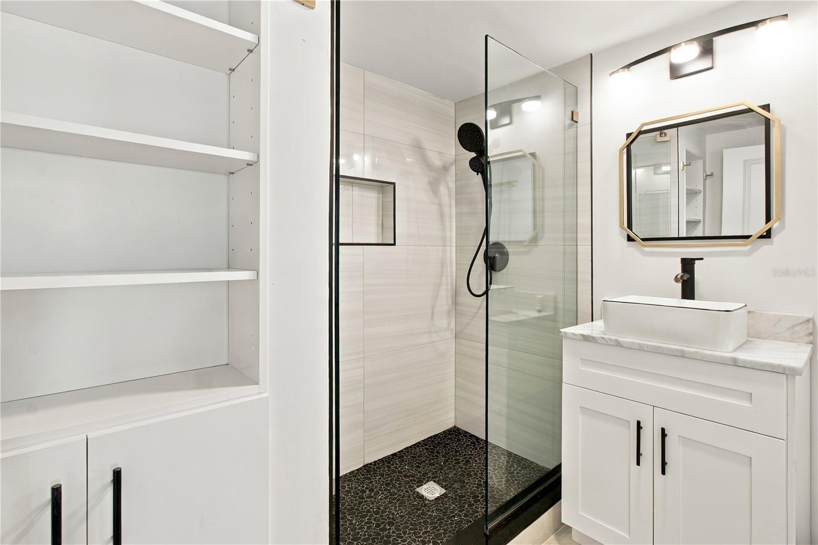 701 BROADWAY ST — photo 42