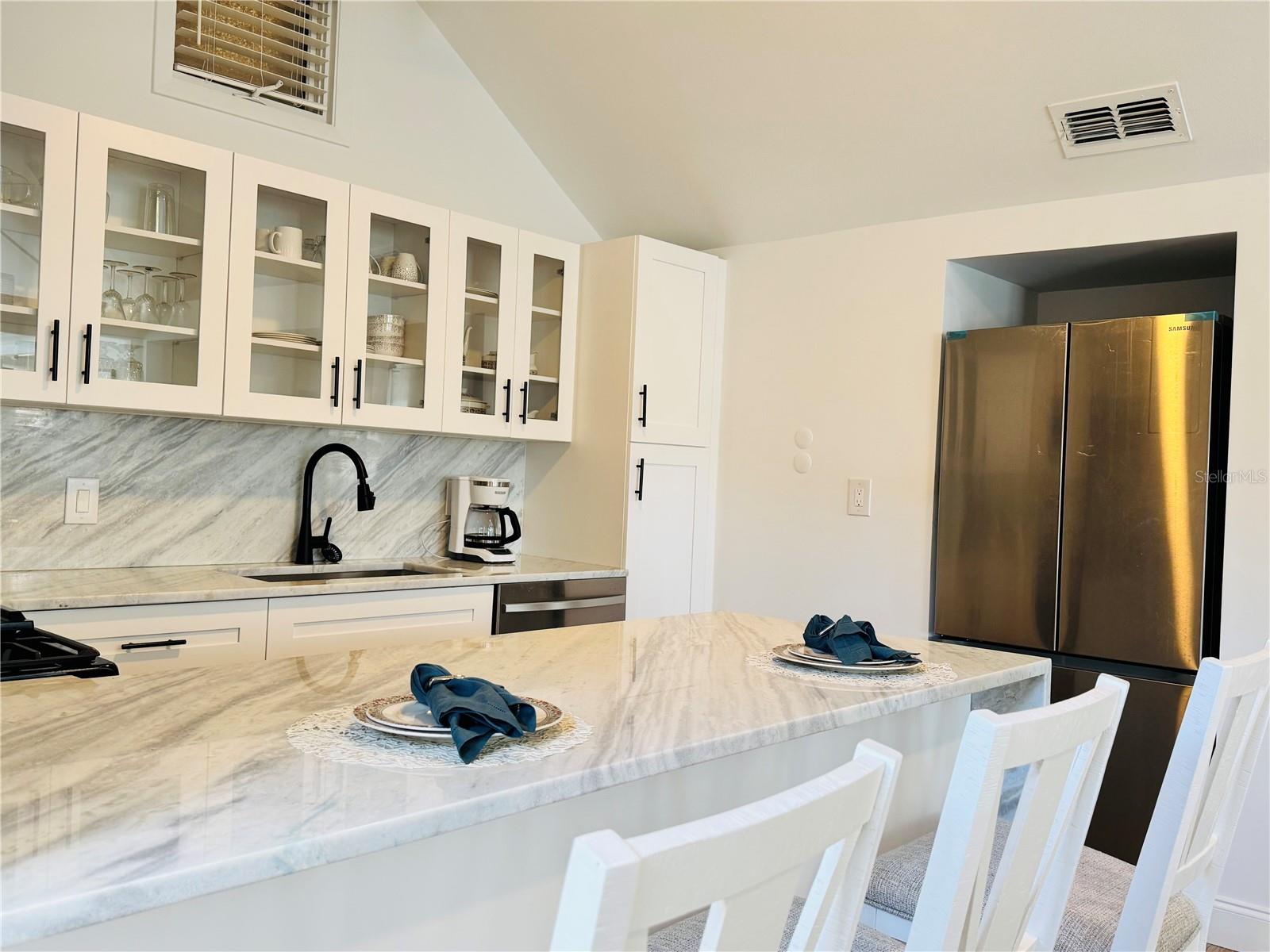 701 BROADWAY ST — photo 47