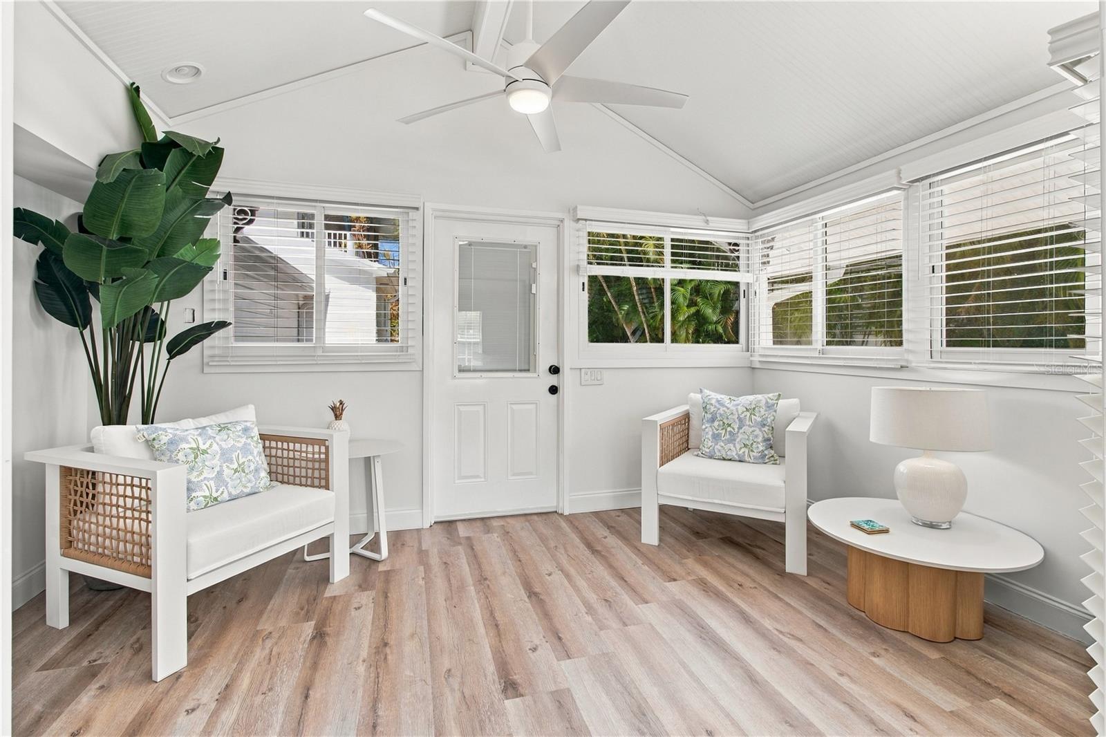 701 BROADWAY ST — photo 19
