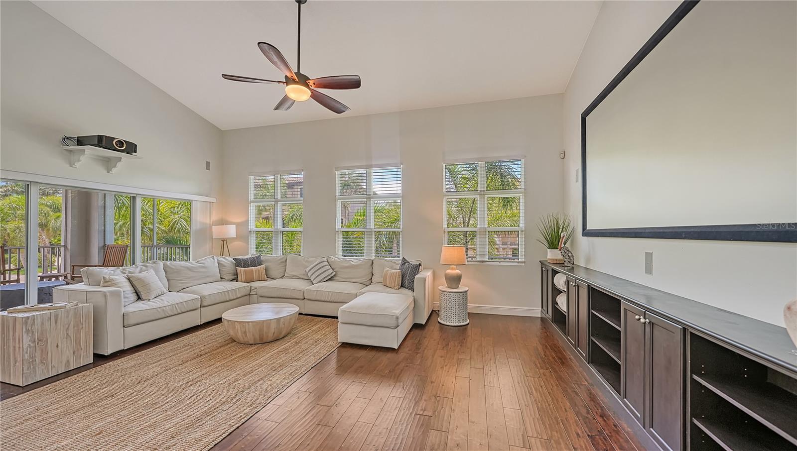 1145 HORIZON VIEW DR — photo 9