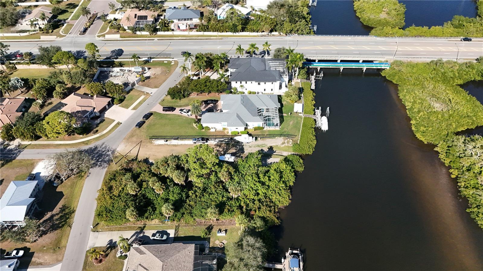 BAYVIEW DR — photo 3