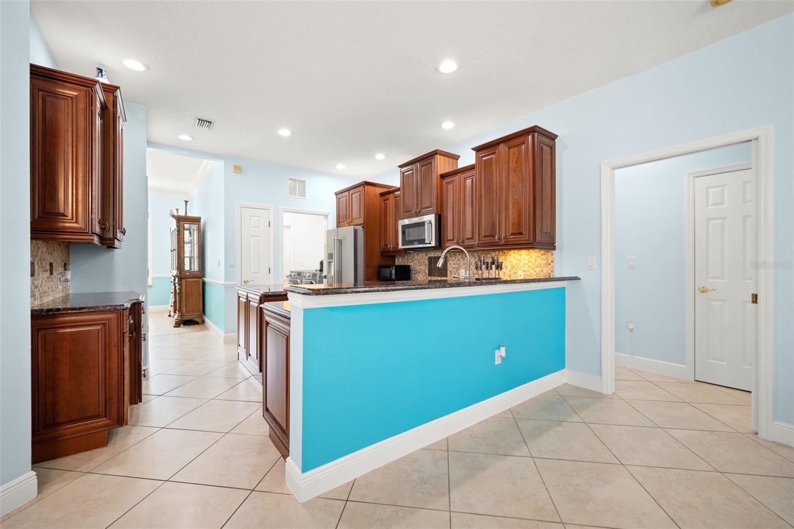 6882 TAILFEATHER WAY — photo 15