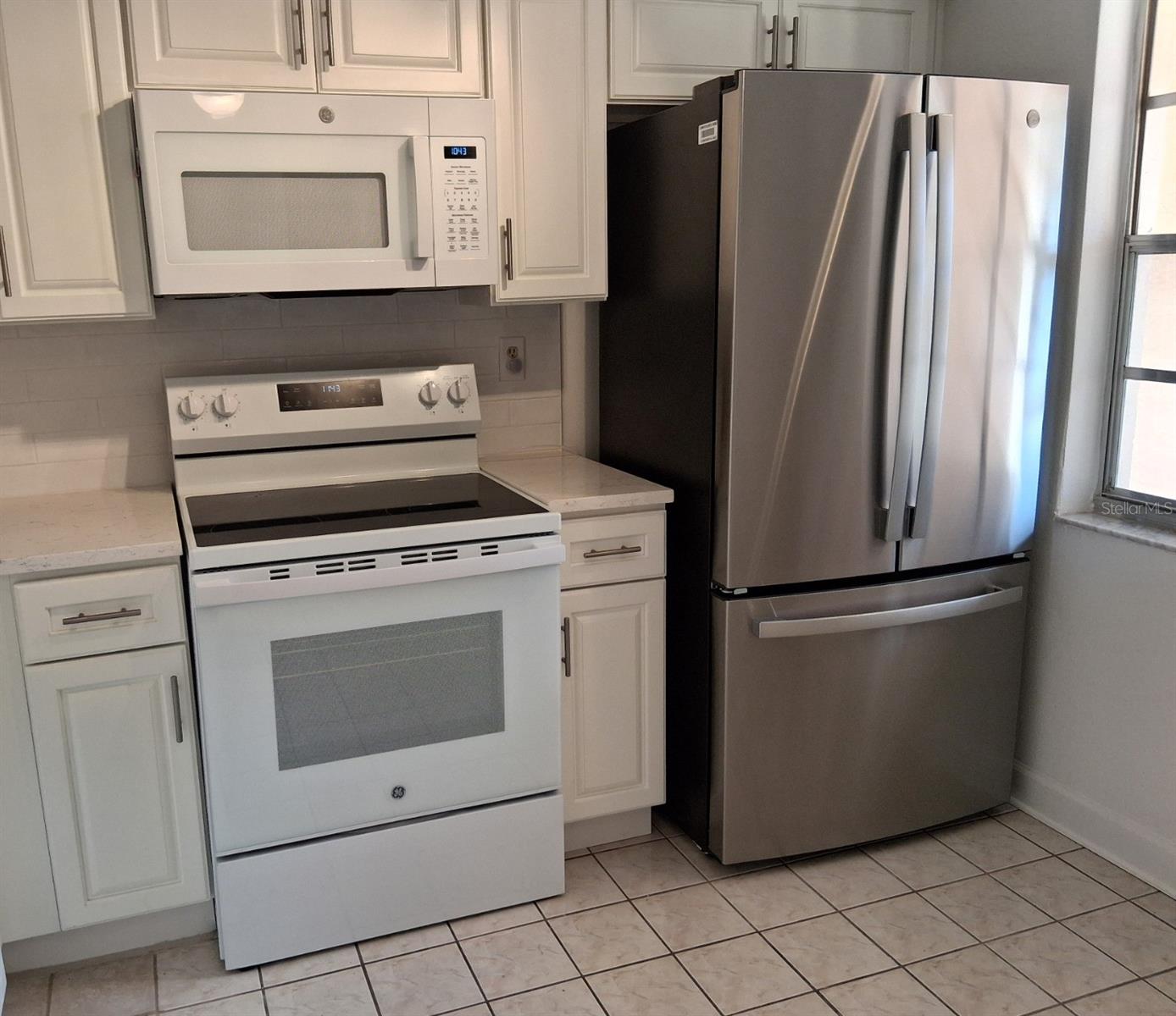 4326 SUMMERSUN DR — photo 6