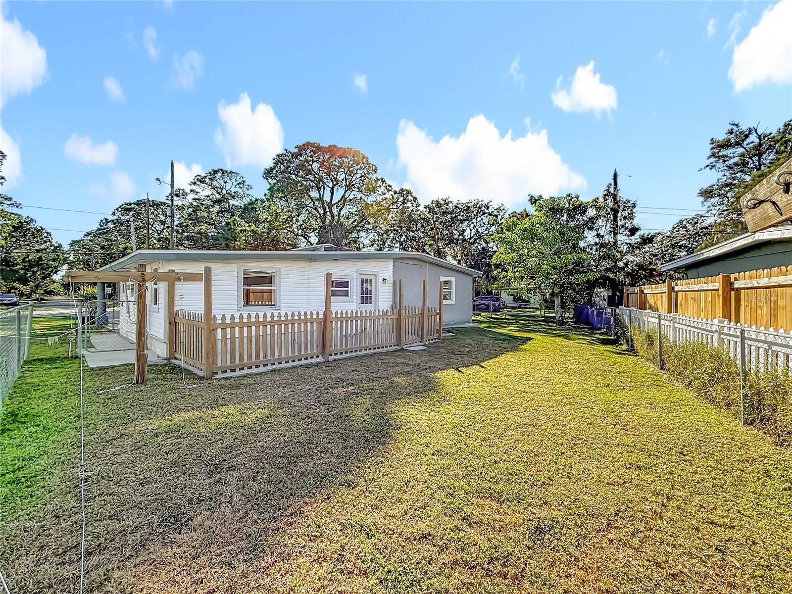 5051 AVERY RD — photo 9