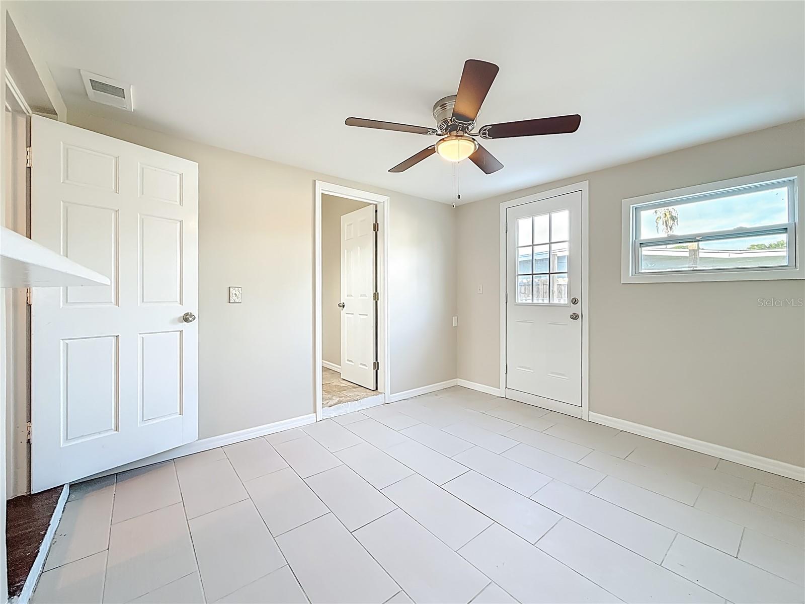 5051 AVERY RD — photo 4