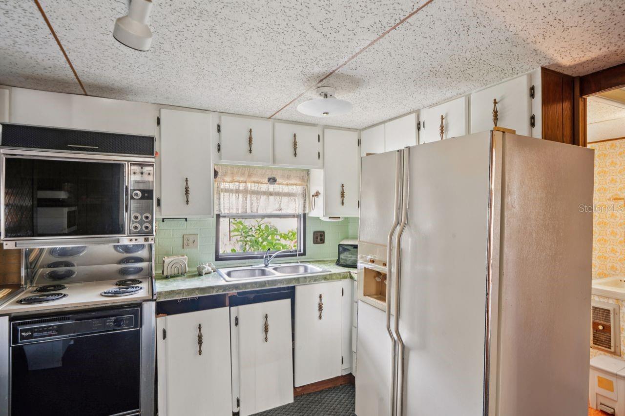 9310 KIOWA DR — photo 2
