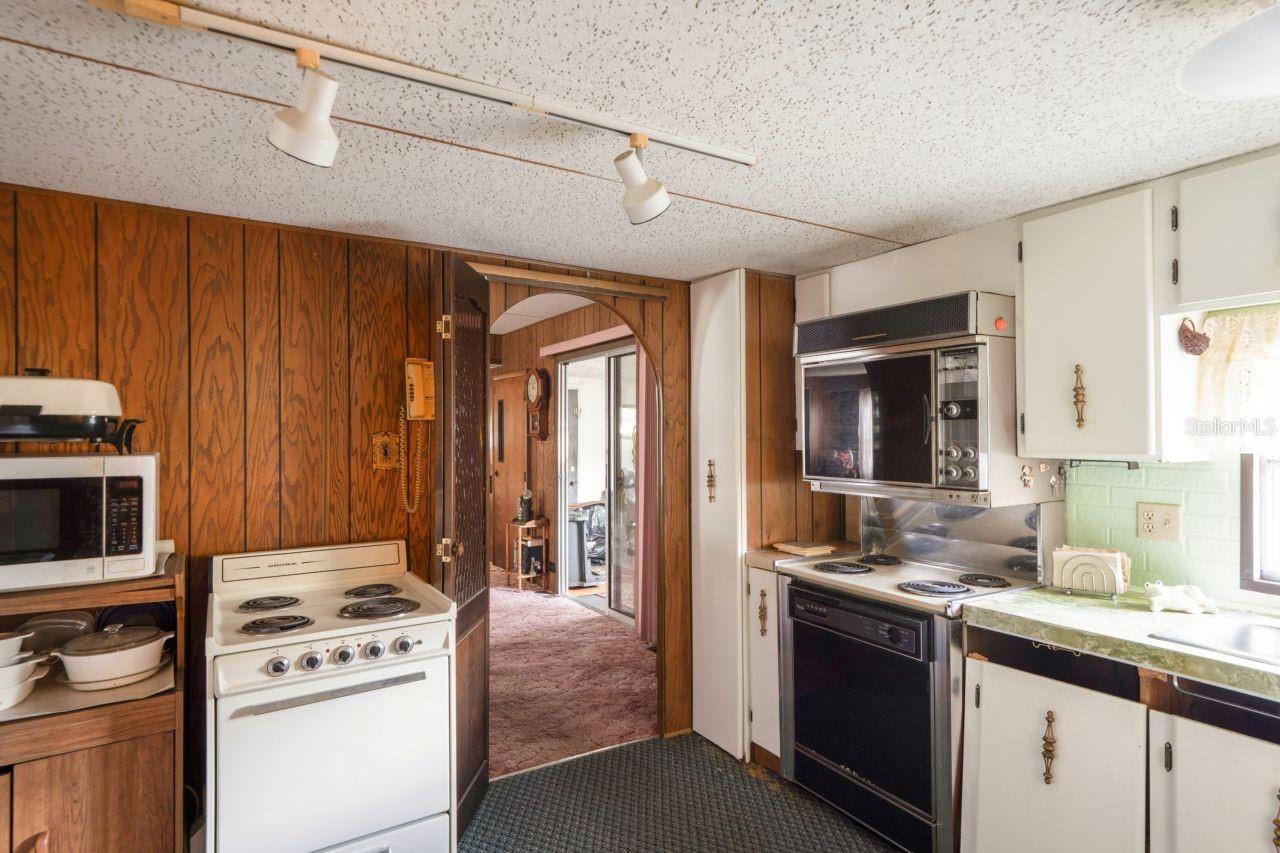 9310 KIOWA DR — photo 4