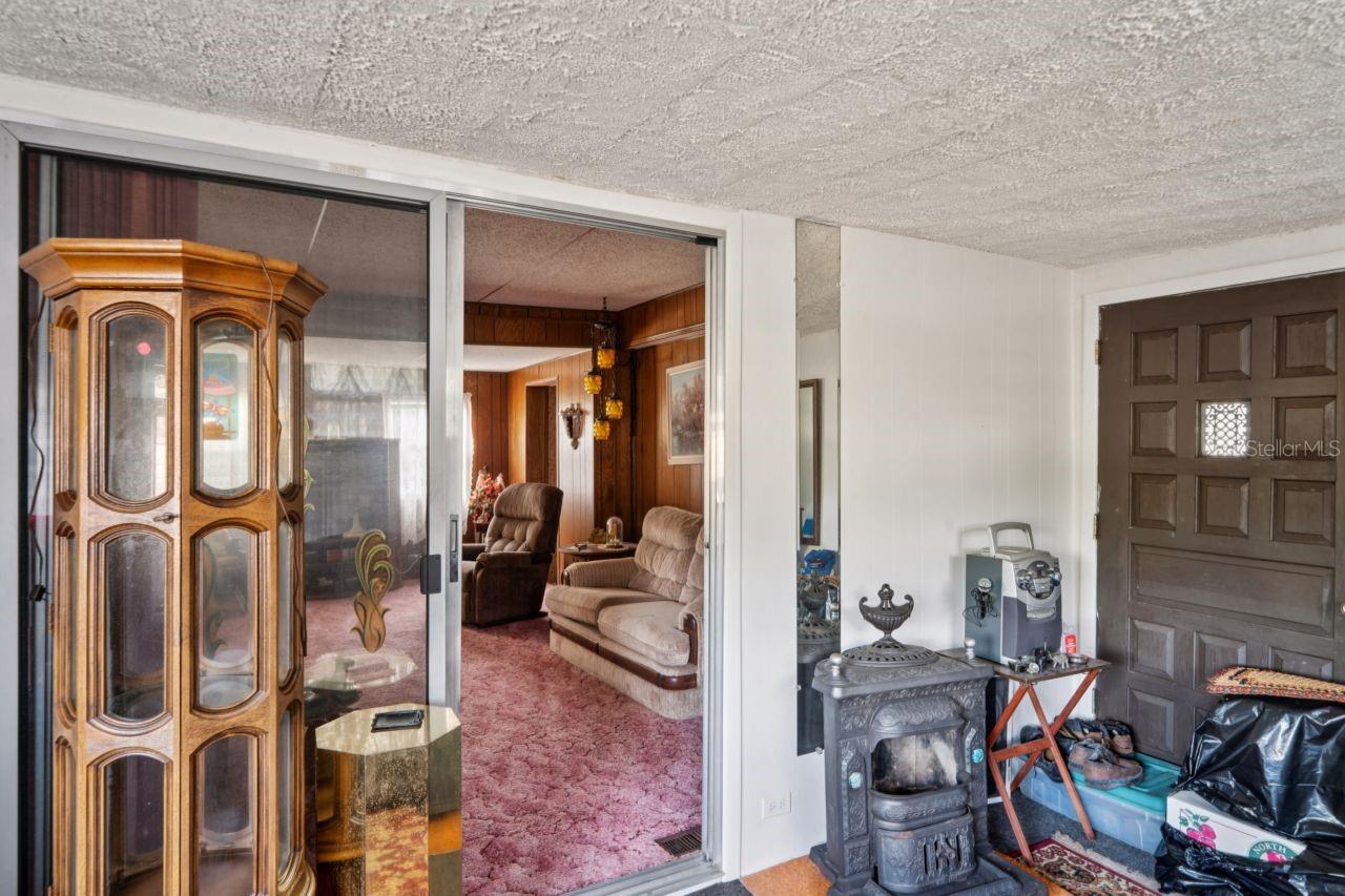 9310 KIOWA DR — photo 9