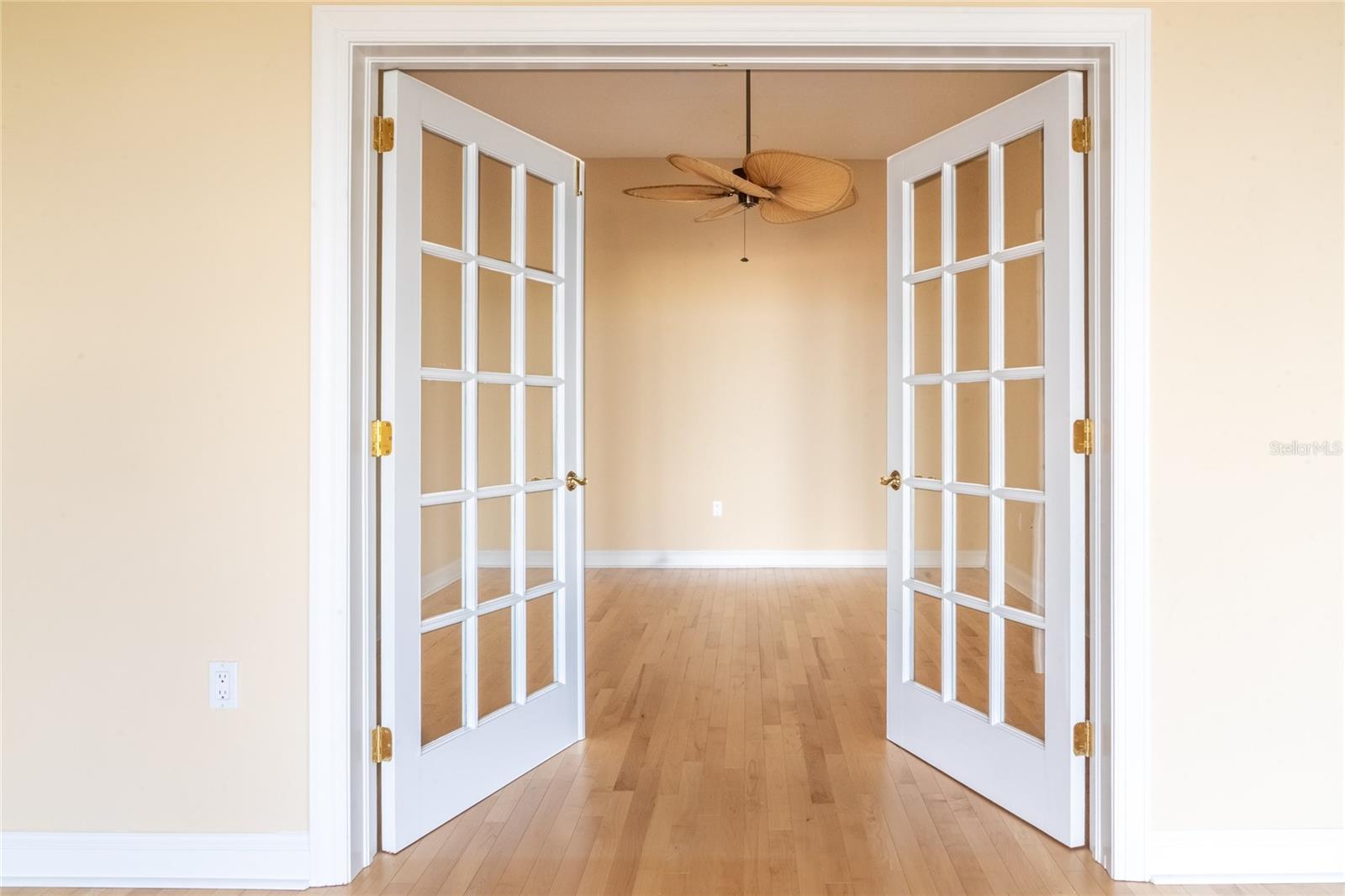 288 BEACH DR NE #4B — photo 24